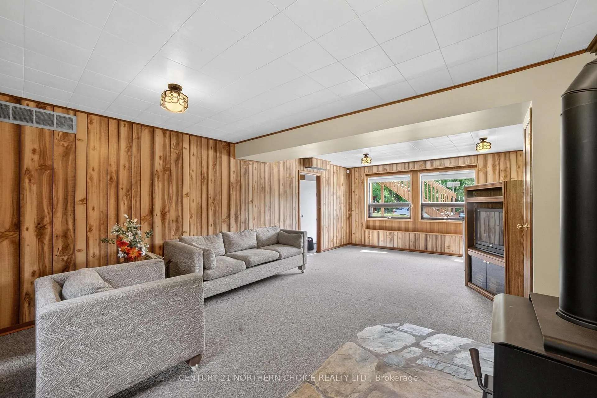 Photo 30 of 504 Beach Road, Kenora, Keewatin — HOMEH