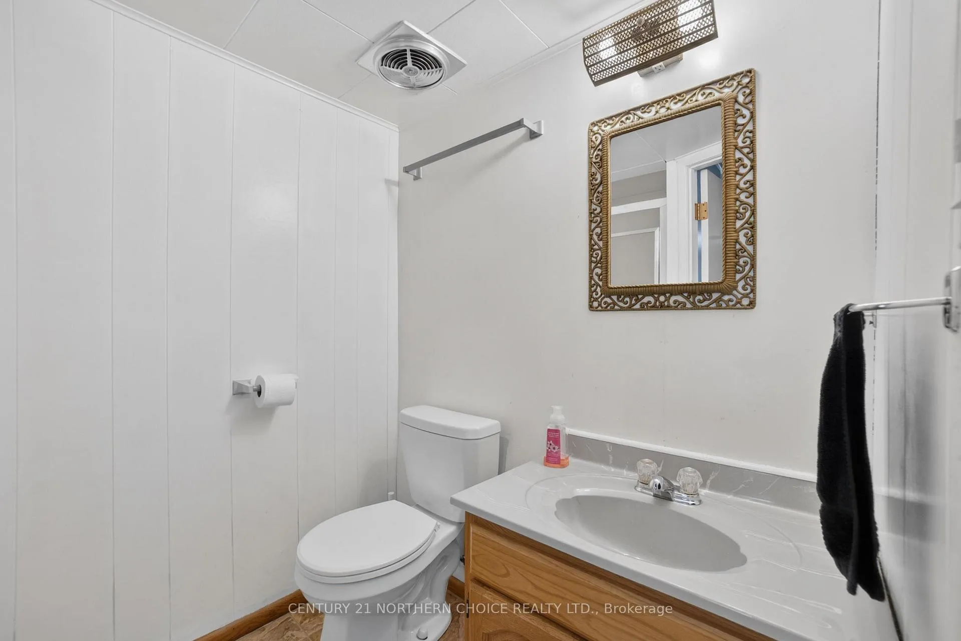 Photo 33 of 504 Beach Road, Kenora, Keewatin — HOMEH