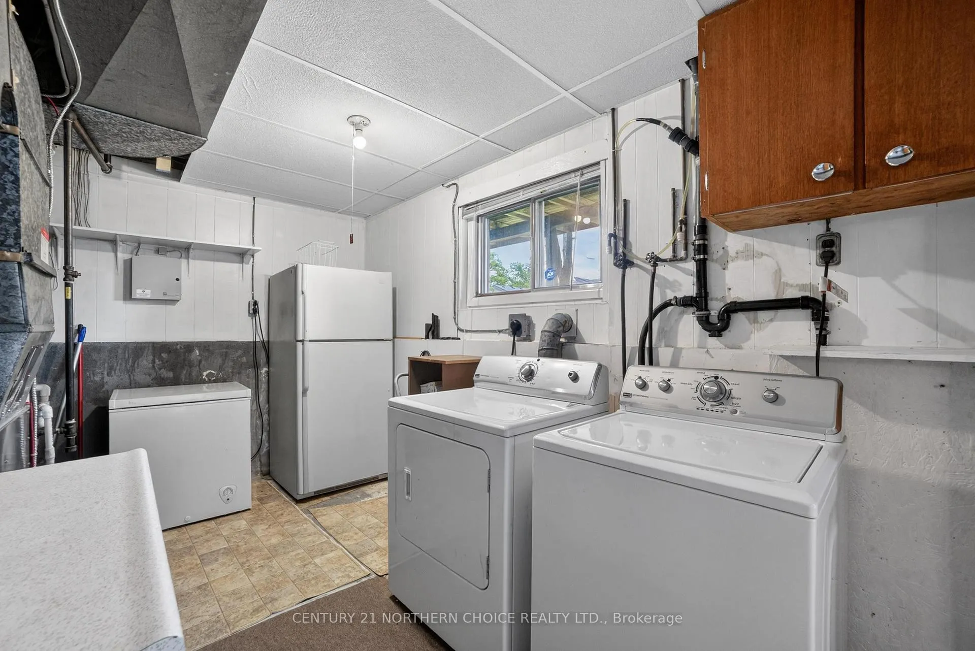 Photo 35 of 504 Beach Road, Kenora, Keewatin — HOMEH