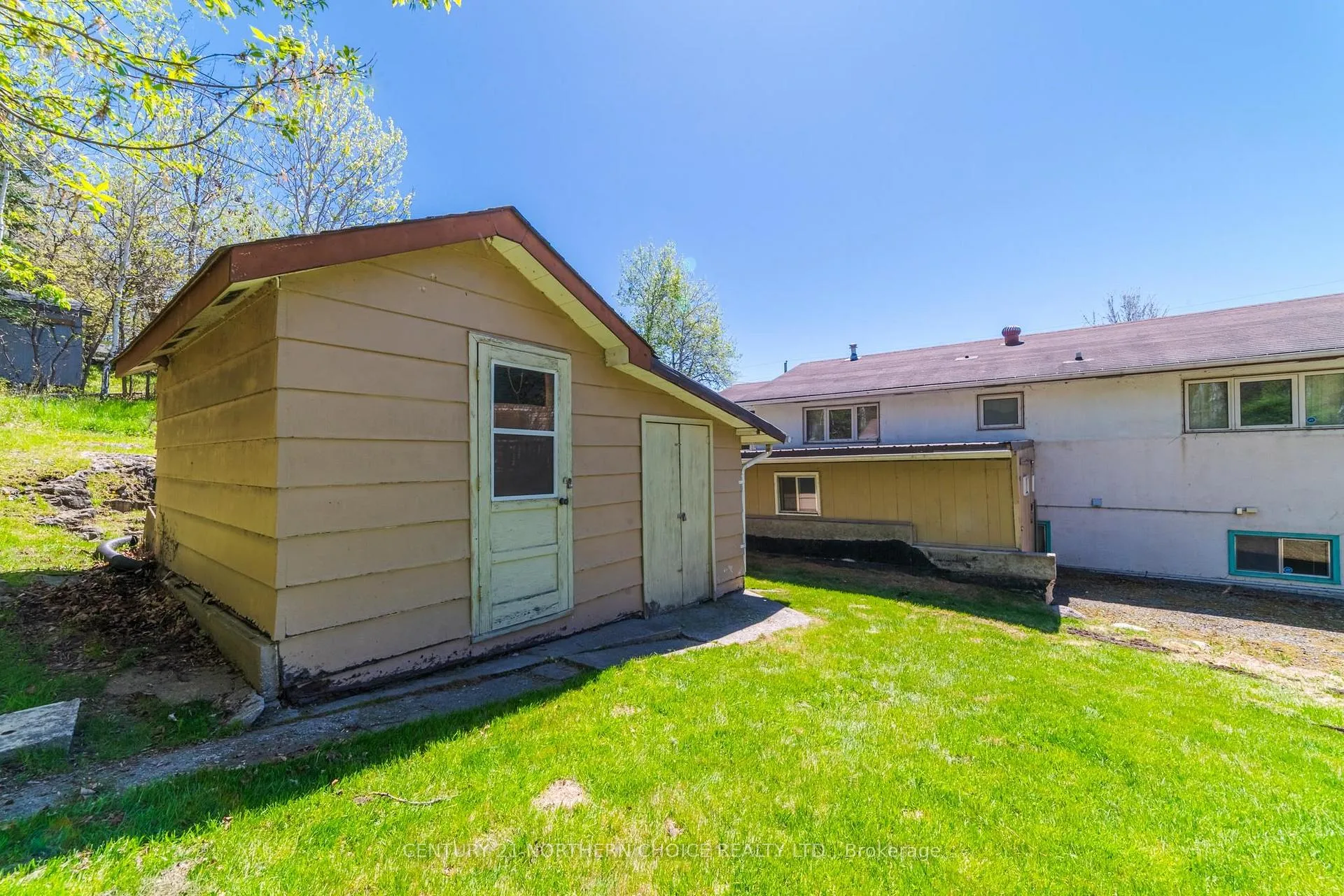 Photo 41 of 504 Beach Road, Kenora, Keewatin — HOMEH