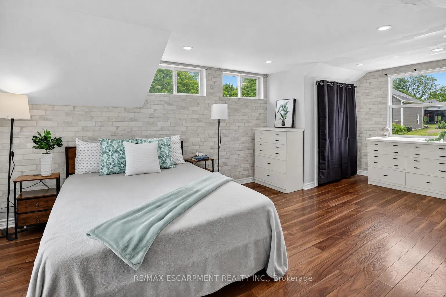 Photo 10 of 4956 Beam Street, Lincoln, Beamsville — HOMEH