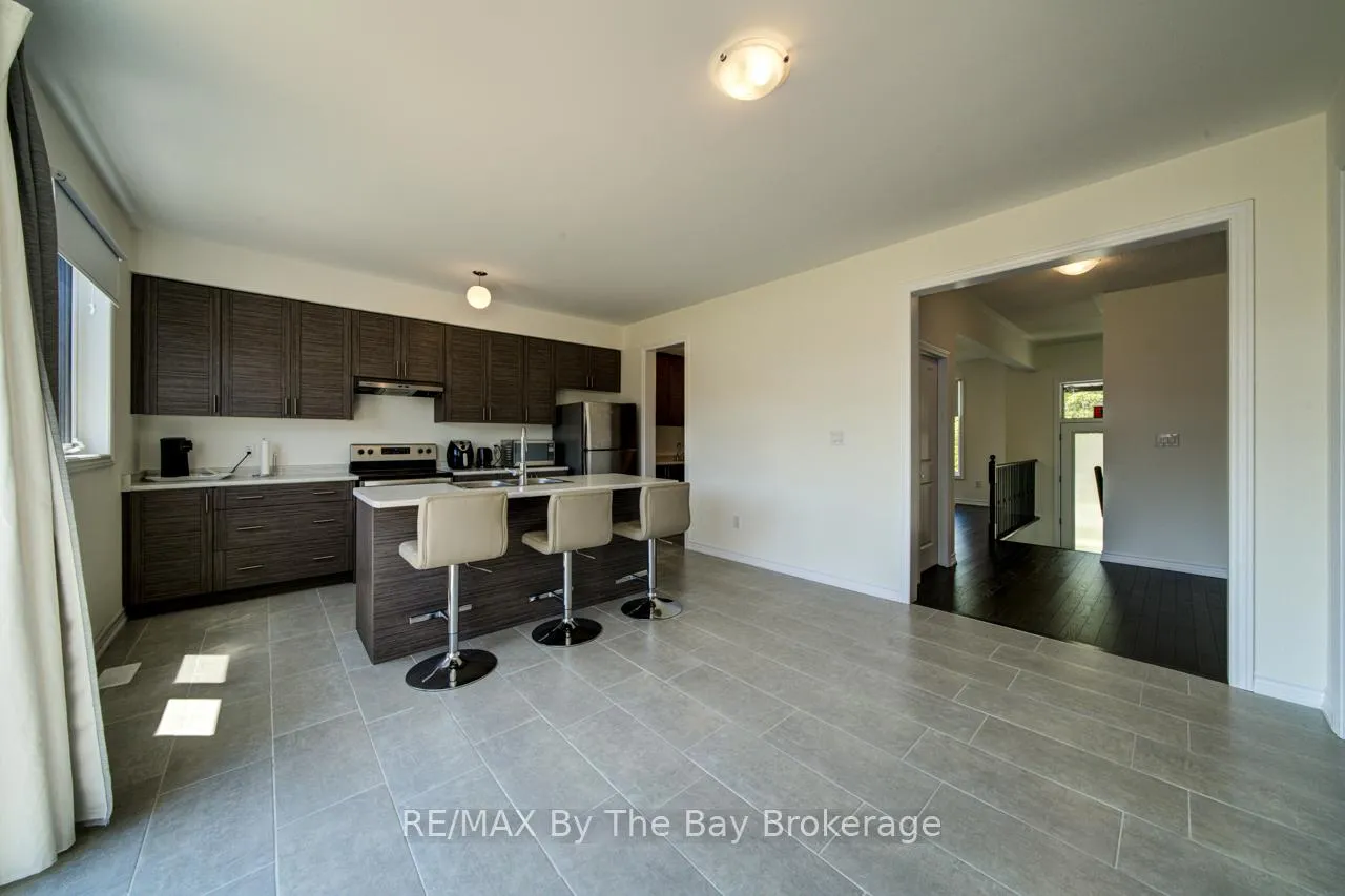 Photo 8 of 166 Mapleside Drive, Wasaga Beach — HOMEH