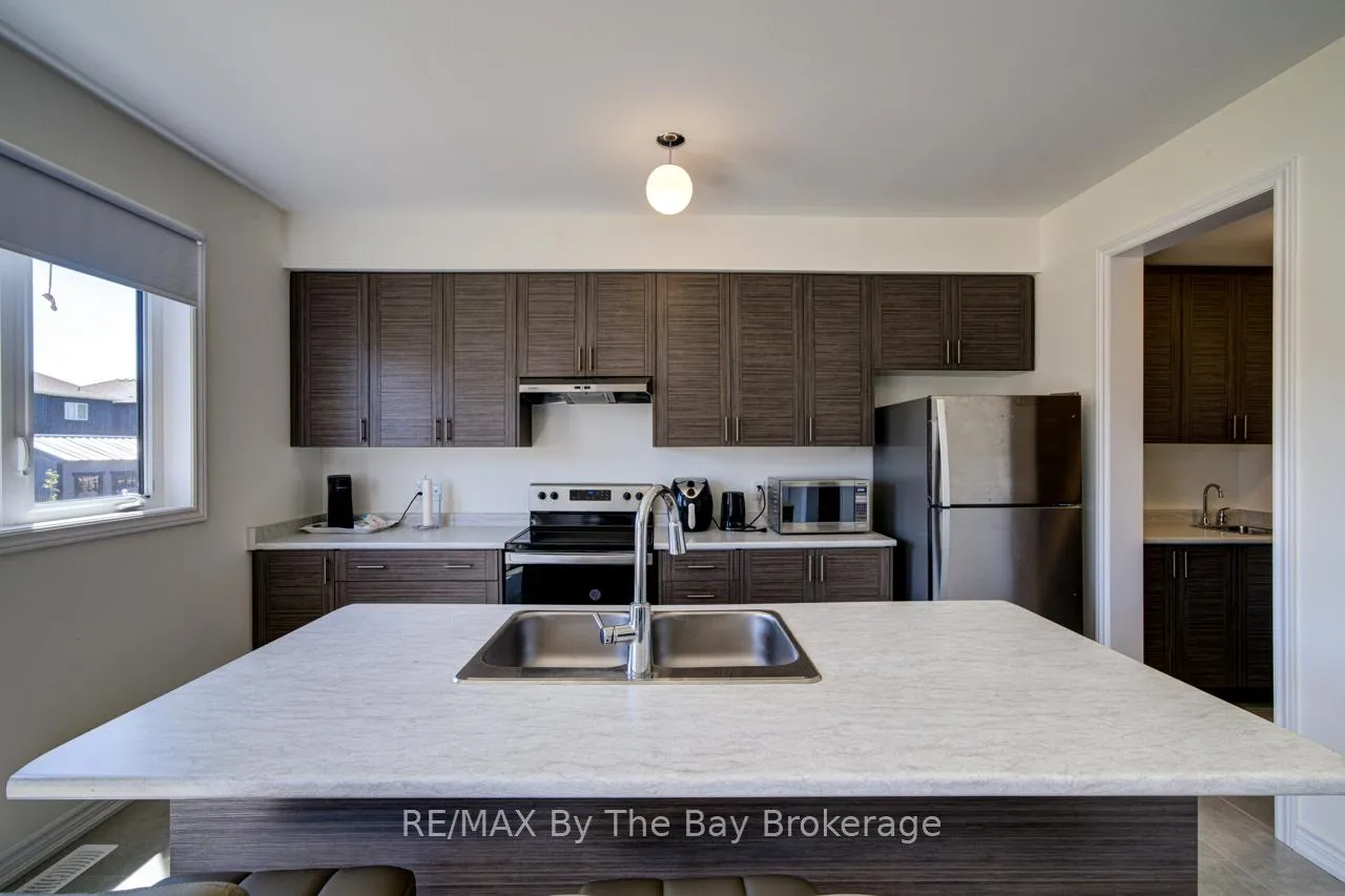 Photo 9 of 166 Mapleside Drive, Wasaga Beach — HOMEH