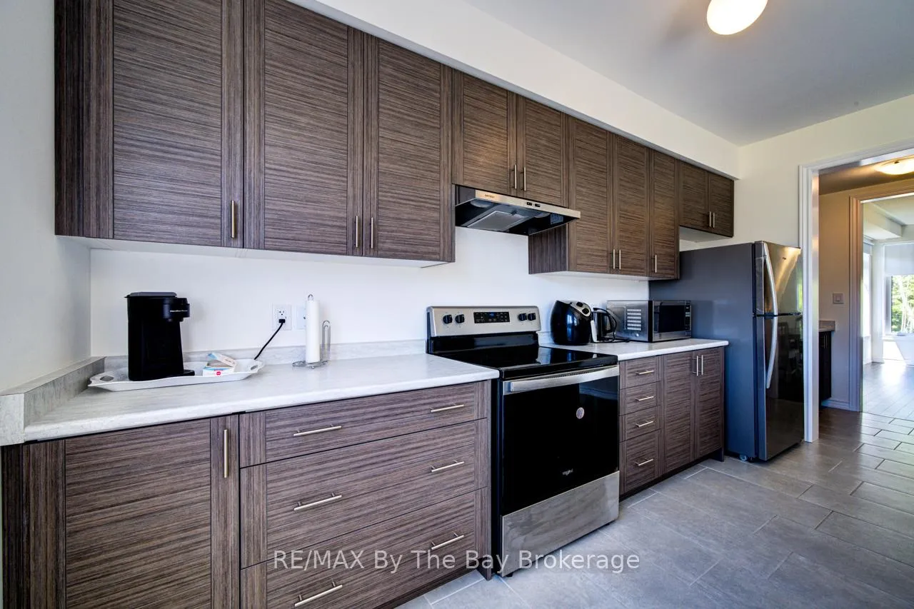 Photo 10 of 166 Mapleside Drive, Wasaga Beach — HOMEH