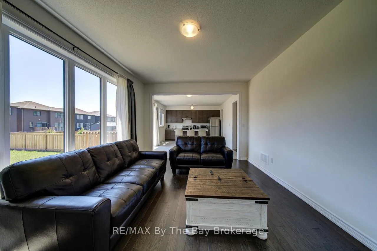 Photo 12 of 166 Mapleside Drive, Wasaga Beach — HOMEH