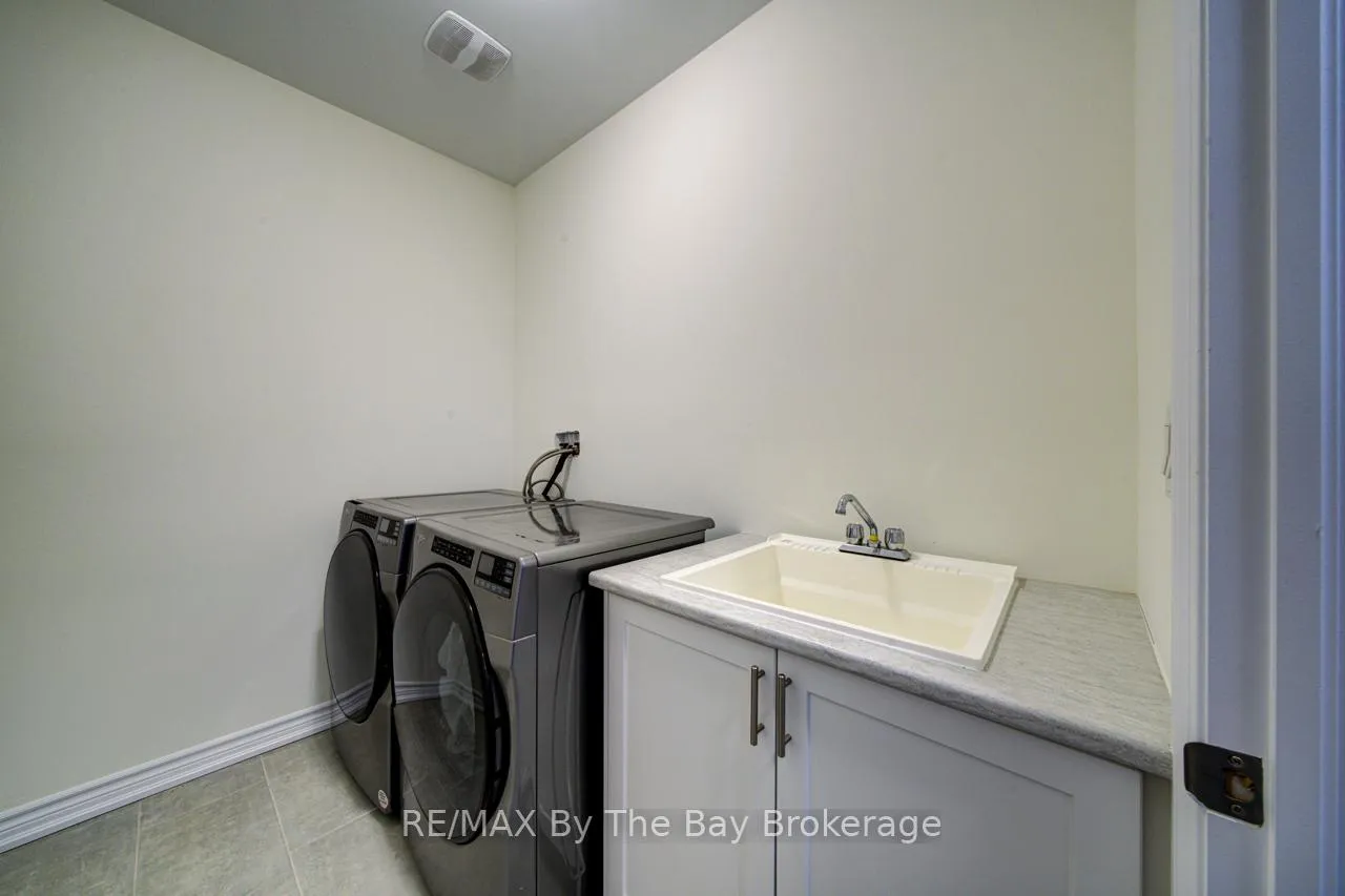 Photo 14 of 166 Mapleside Drive, Wasaga Beach — HOMEH