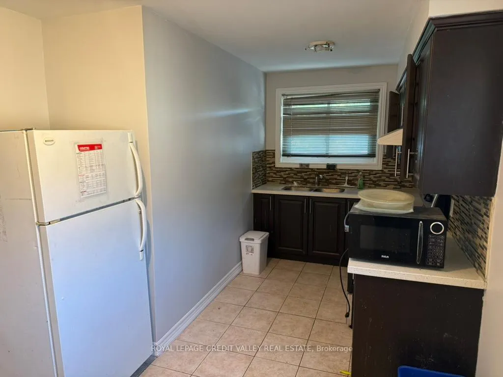 Photo 8 of 116 Taysham Crescent, Etobicoke, Thistletown-Beaumonde Heights — HOMEH