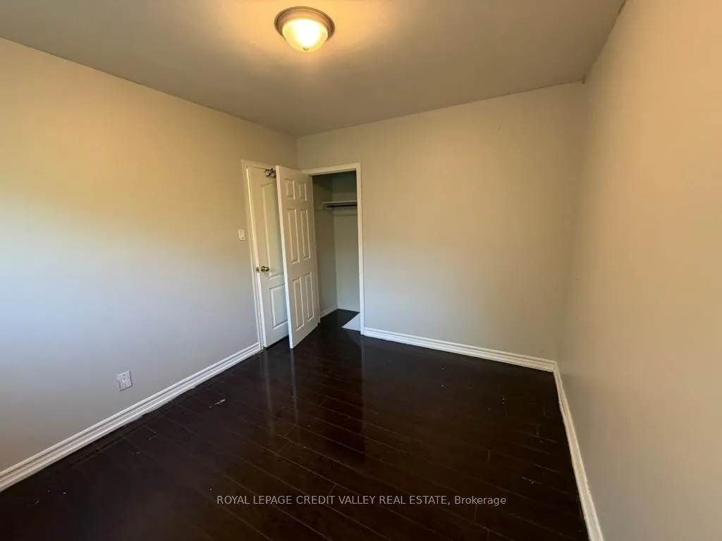 Photo 13 of 116 Taysham Crescent, Etobicoke, Thistletown-Beaumonde Heights — HOMEH