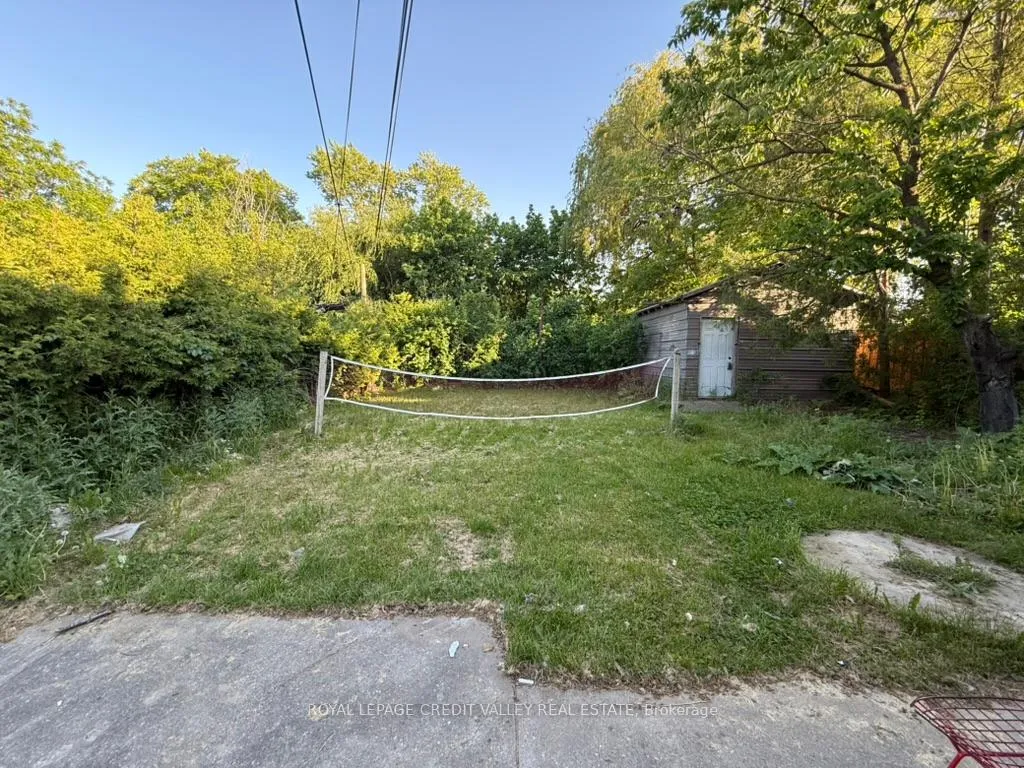 Photo 17 of 116 Taysham Crescent, Etobicoke, Thistletown-Beaumonde Heights — HOMEH