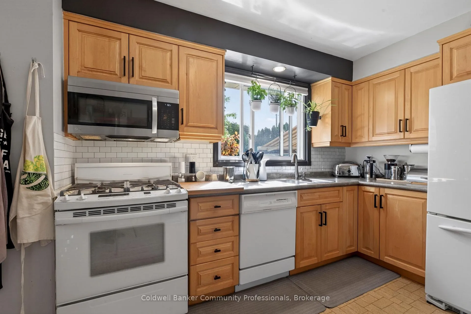 Photo 18 of 28 Ramsgate Drive, Hamilton, Stoney Creek — HOMEH