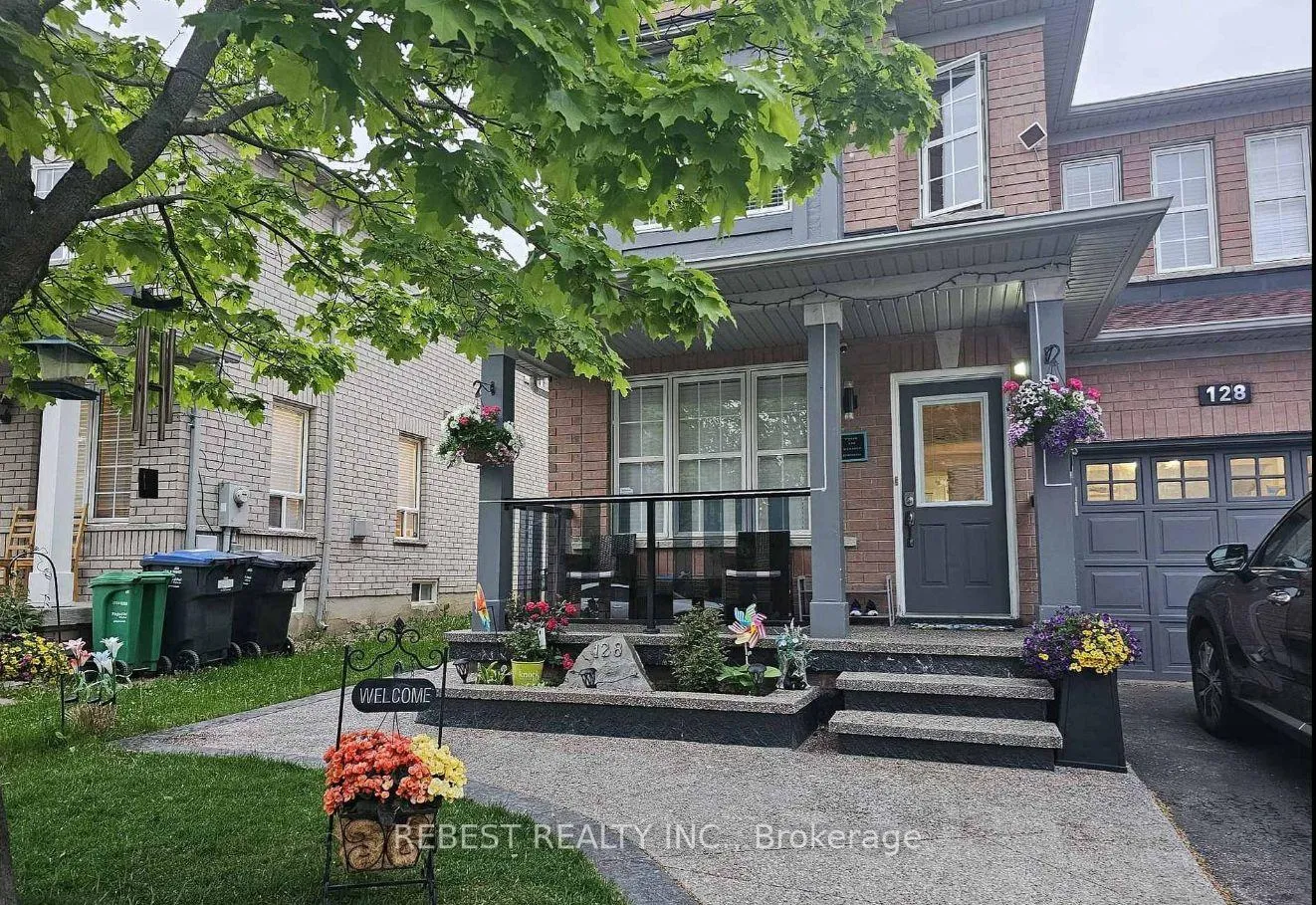 Front of 128 Starhill Crescent