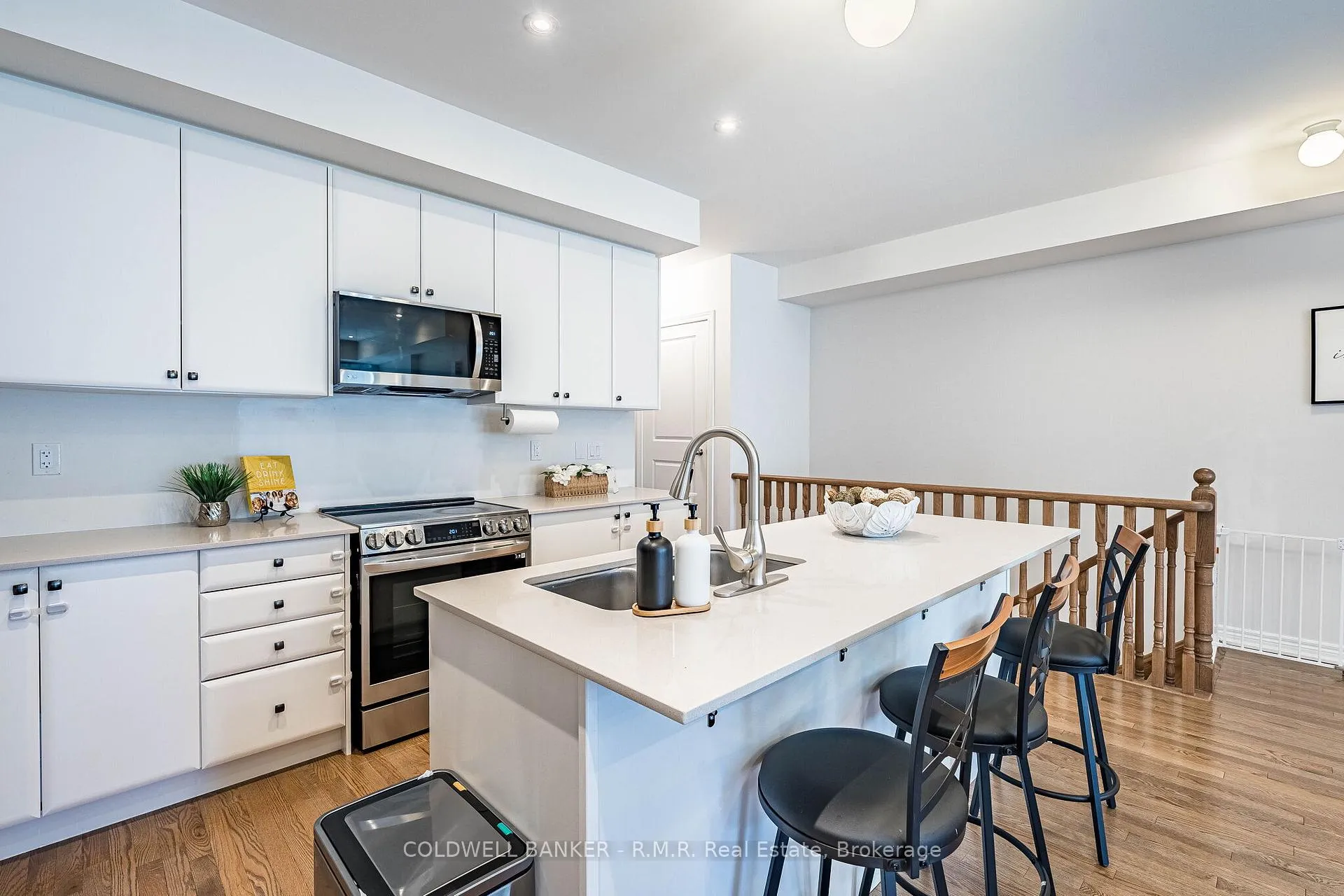 Photo 10 of 12 Broylio Lane, Ajax, South East — HOMEH