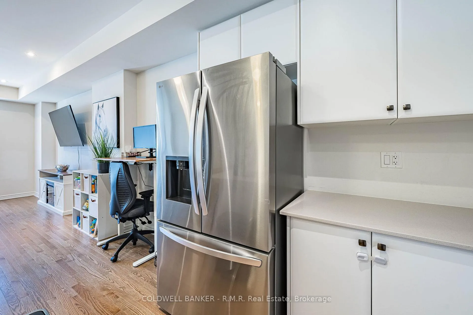 Photo 15 of 12 Broylio Lane, Ajax, South East — HOMEH