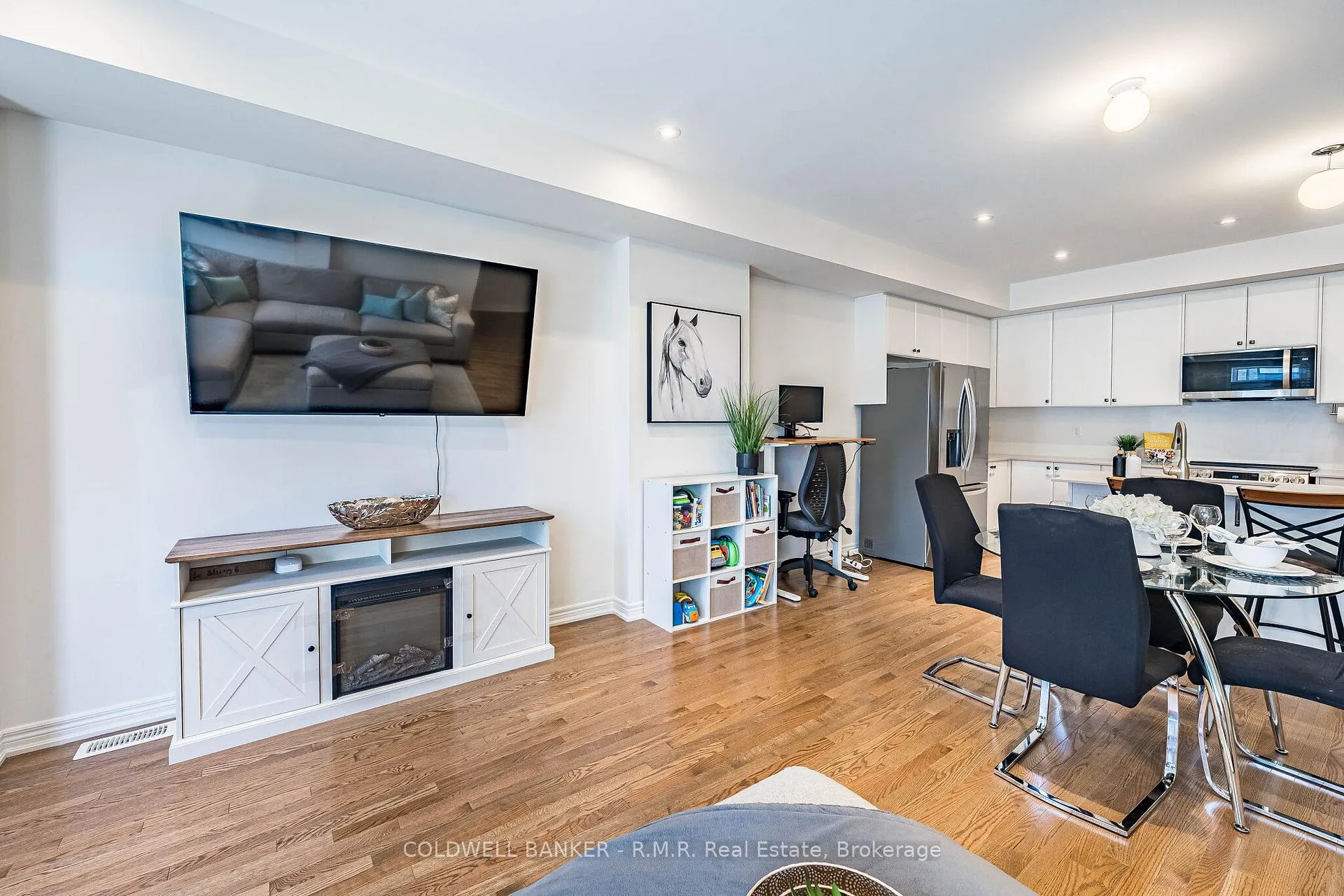Photo 21 of 12 Broylio Lane, Ajax, South East — HOMEH