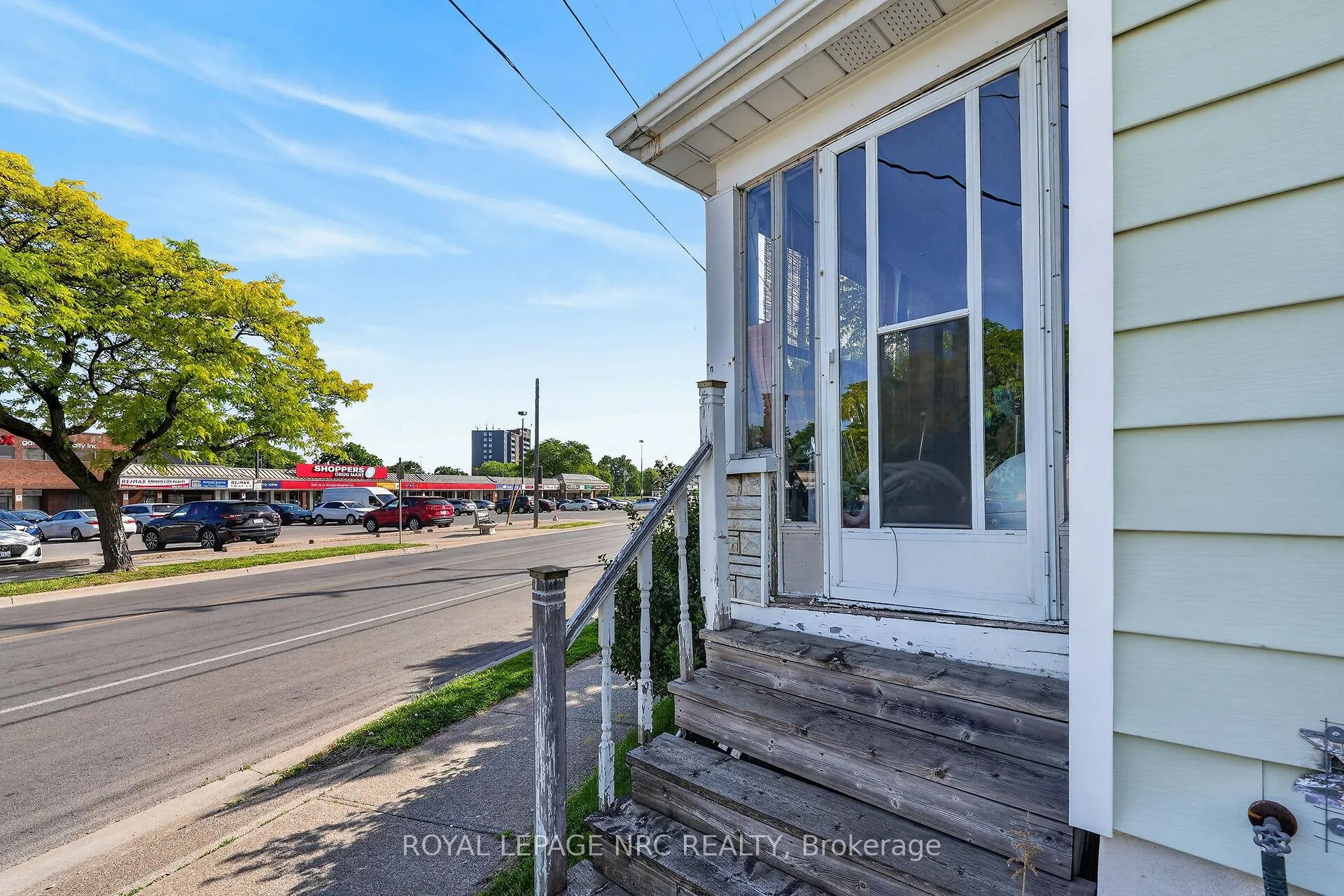Photo 2 of 146 Carlton Street, St. Catharines, Downtown — HOMEH