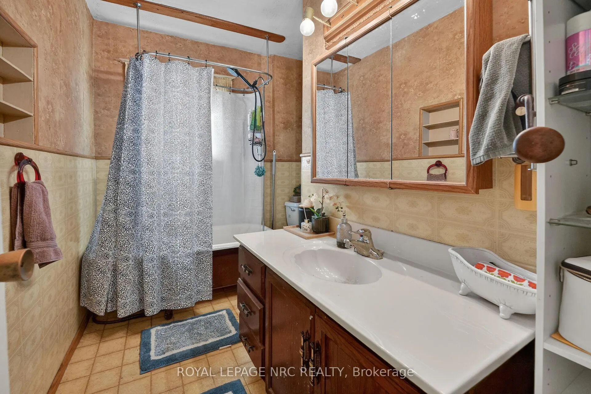 Photo 15 of 146 Carlton Street, St. Catharines, Downtown — HOMEH