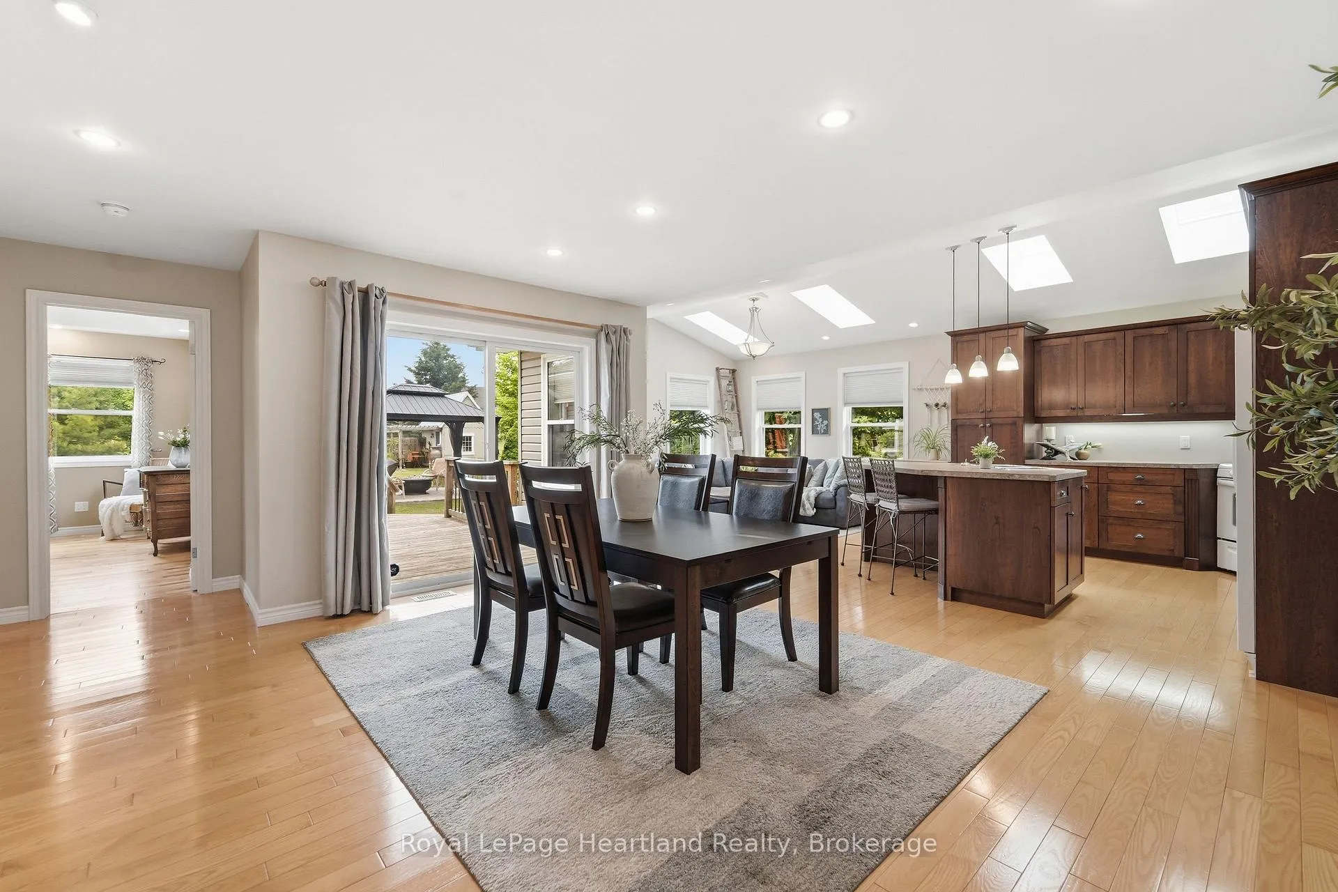 Photo 4 of 35095 Old River Road N, Bluewater, Bayfield — HOMEH