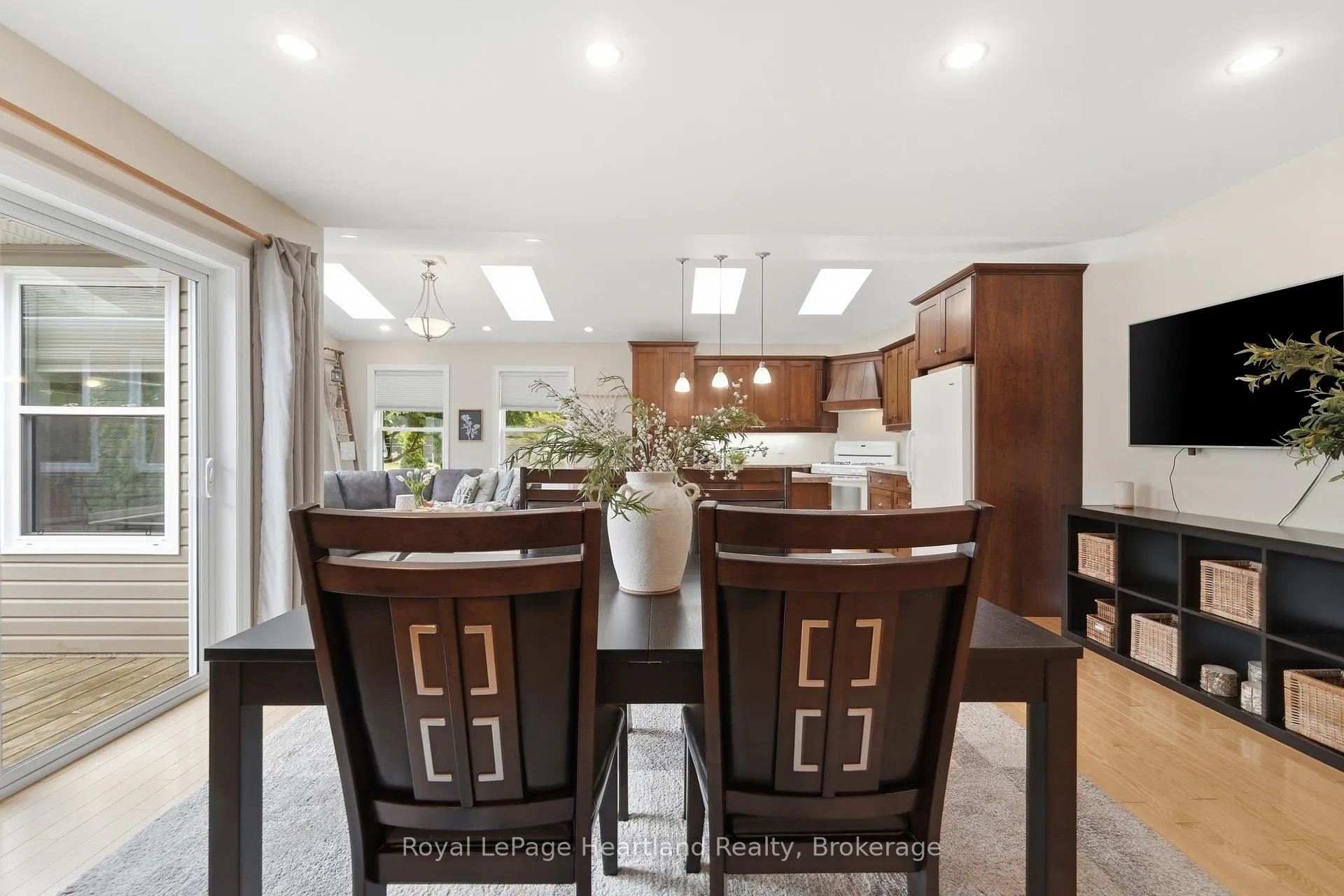 Photo 5 of 35095 Old River Road N, Bluewater, Bayfield — HOMEH