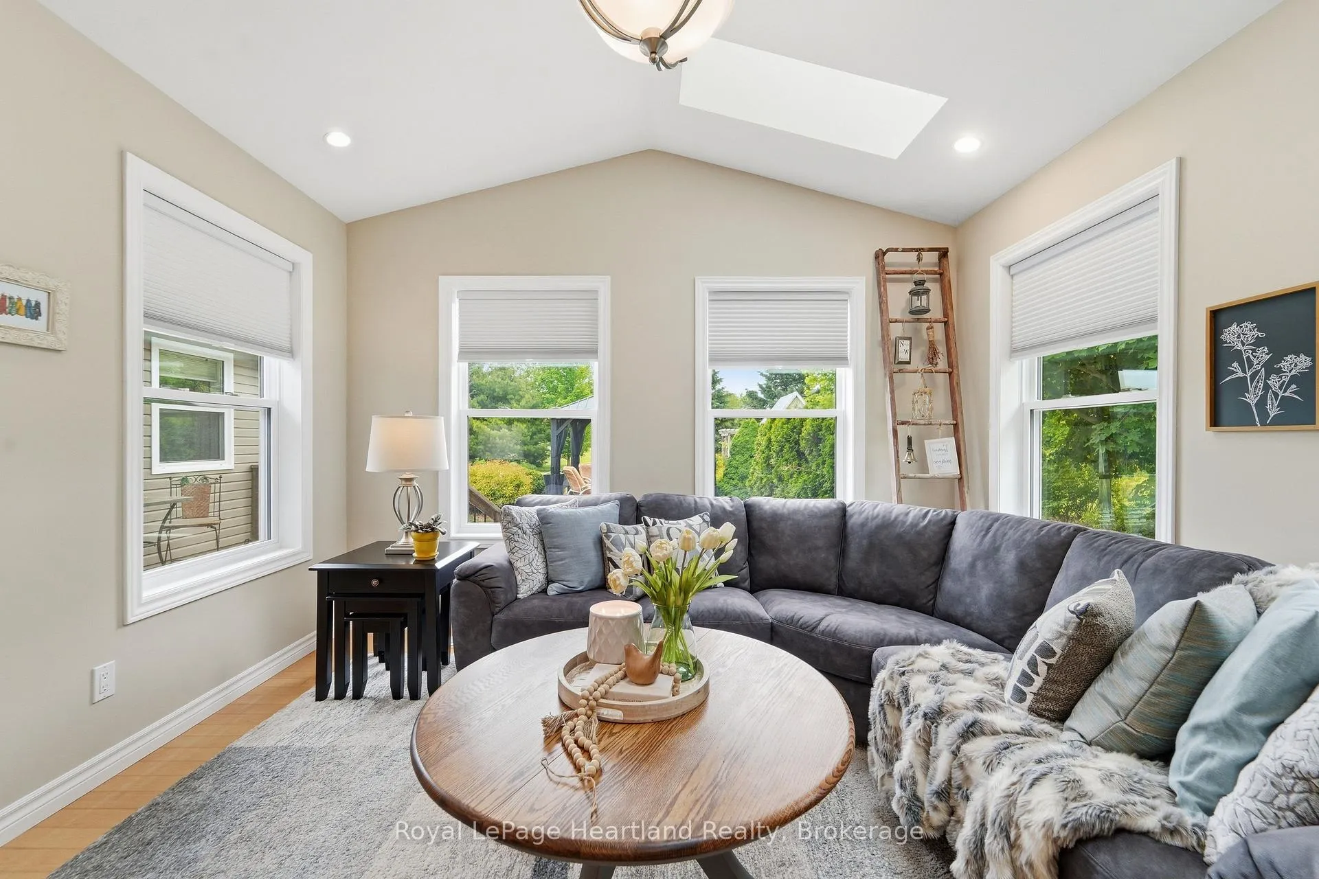 Photo 10 of 35095 Old River Road N, Bluewater, Bayfield — HOMEH