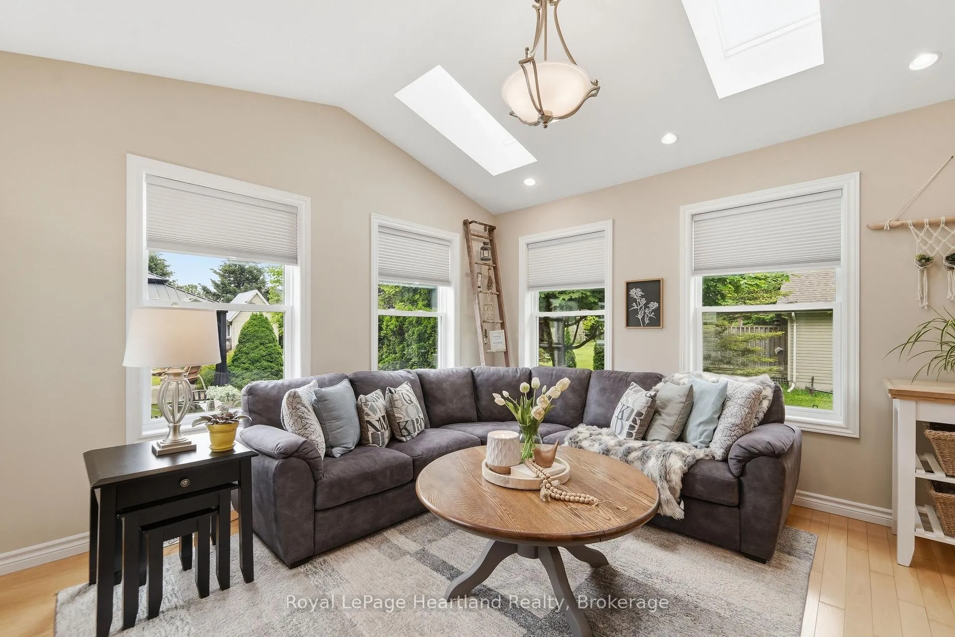 Photo 11 of 35095 Old River Road N, Bluewater, Bayfield — HOMEH