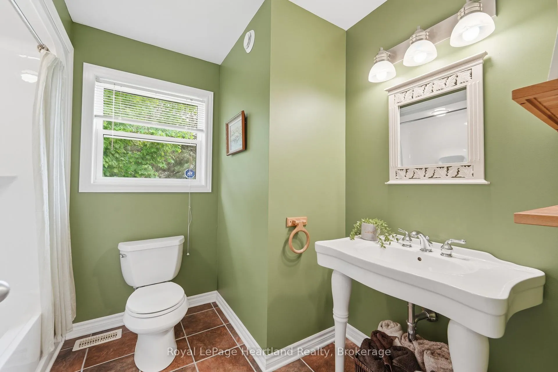 Photo 15 of 35095 Old River Road N, Bluewater, Bayfield — HOMEH