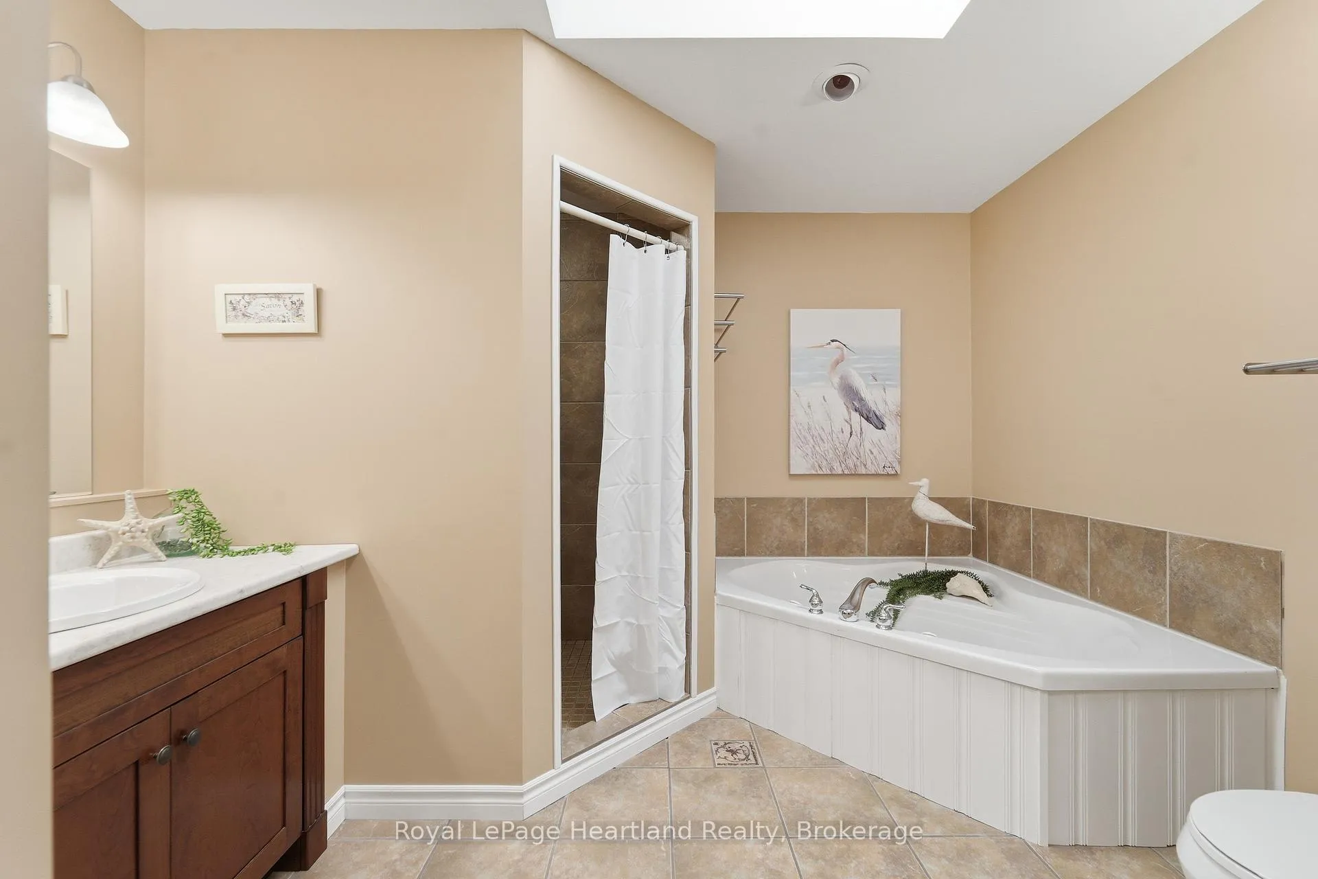 Photo 21 of 35095 Old River Road N, Bluewater, Bayfield — HOMEH