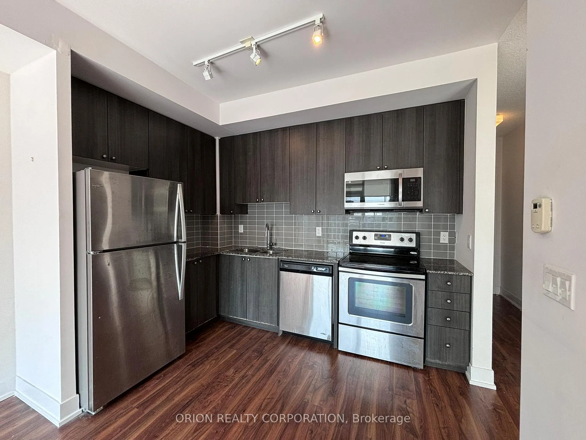 Photo 2 of Unit 1007, 68 Merton Street, Toronto, Mount Pleasant West — HOMEH
