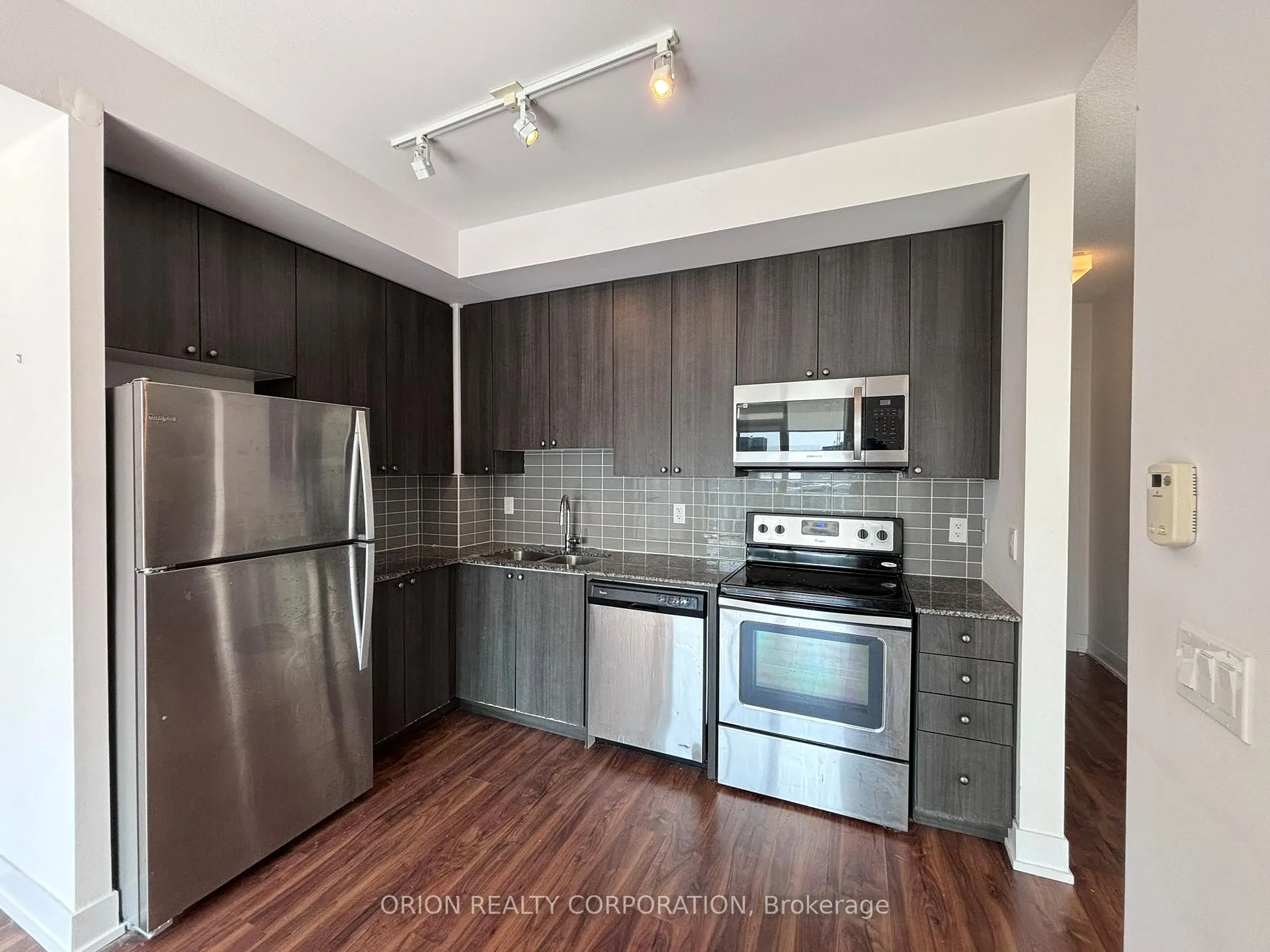 Photo 3 of Unit 1007, 68 Merton Street, Toronto, Mount Pleasant West — HOMEH