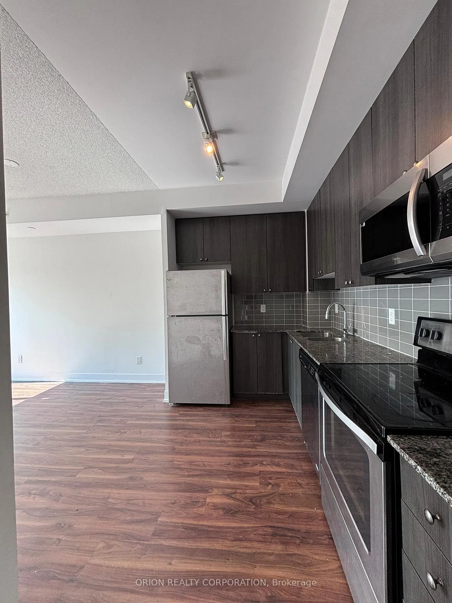Photo 5 of Unit 1007, 68 Merton Street, Toronto, Mount Pleasant West — HOMEH