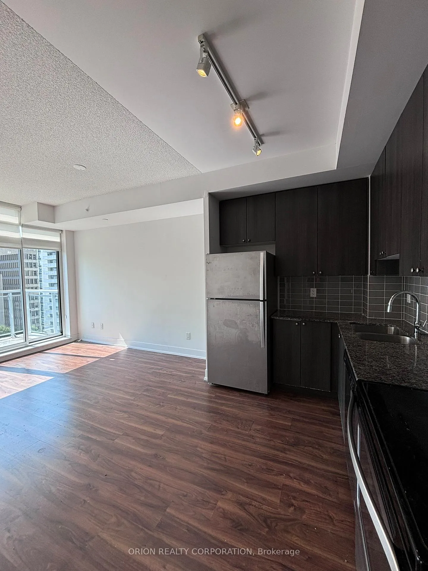Photo 6 of Unit 1007, 68 Merton Street, Toronto, Mount Pleasant West — HOMEH