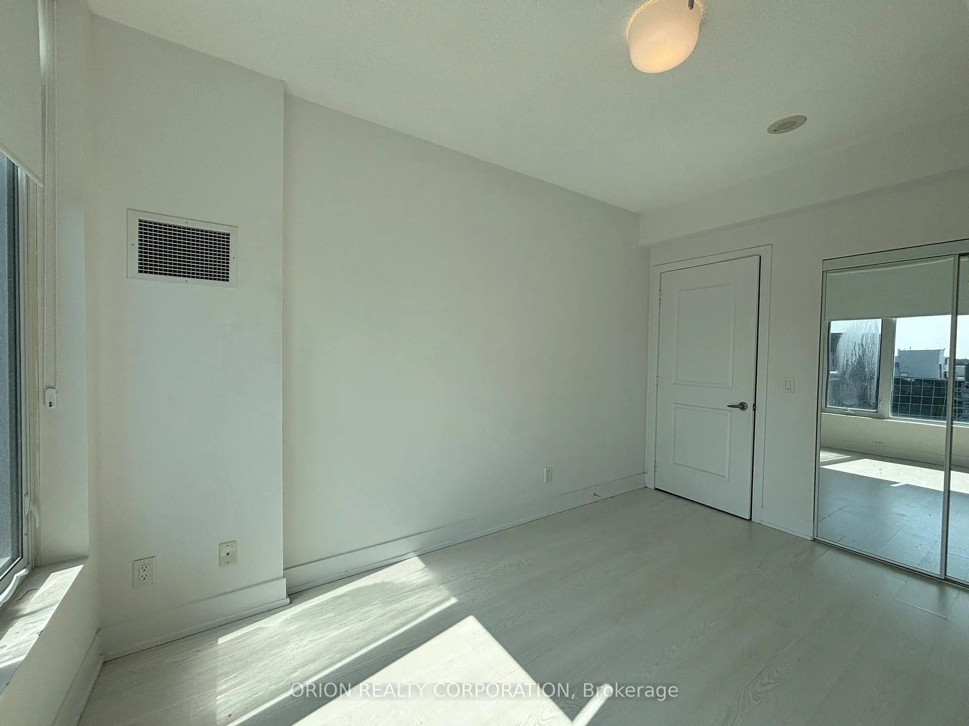 Photo 18 of Unit 1007, 68 Merton Street, Toronto, Mount Pleasant West — HOMEH