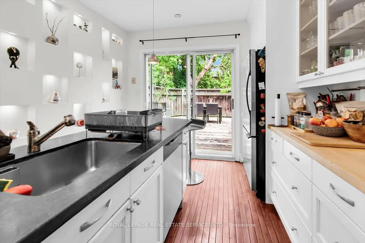 Photo 9 of Unit 2, 88 Pricefield Road, Toronto, Rosedale-Moore Park — HOMEH