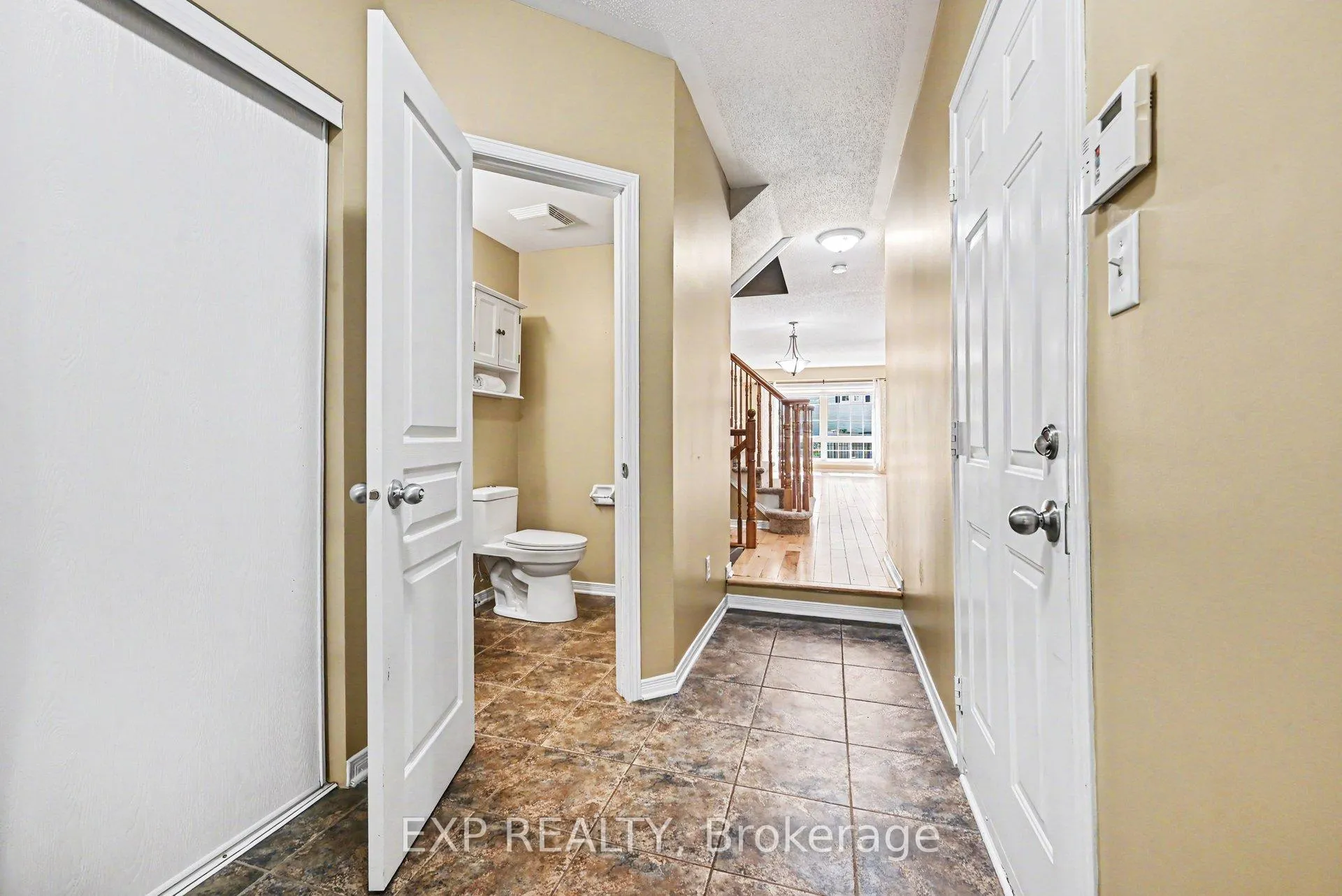 Photo 5 of 30 Midwood Private, Ottawa, Barrhaven - Stonebridge — HOMEH