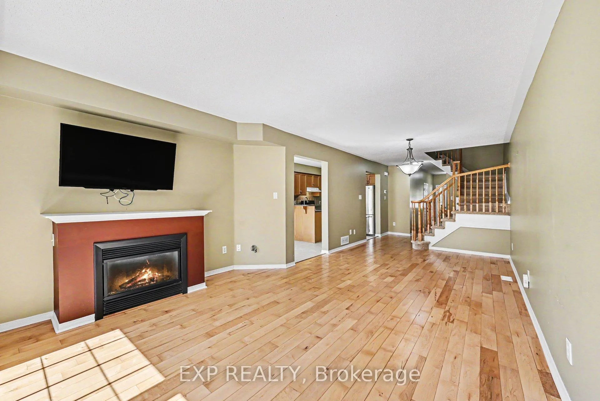 Photo 7 of 30 Midwood Private, Ottawa, Barrhaven - Stonebridge — HOMEH