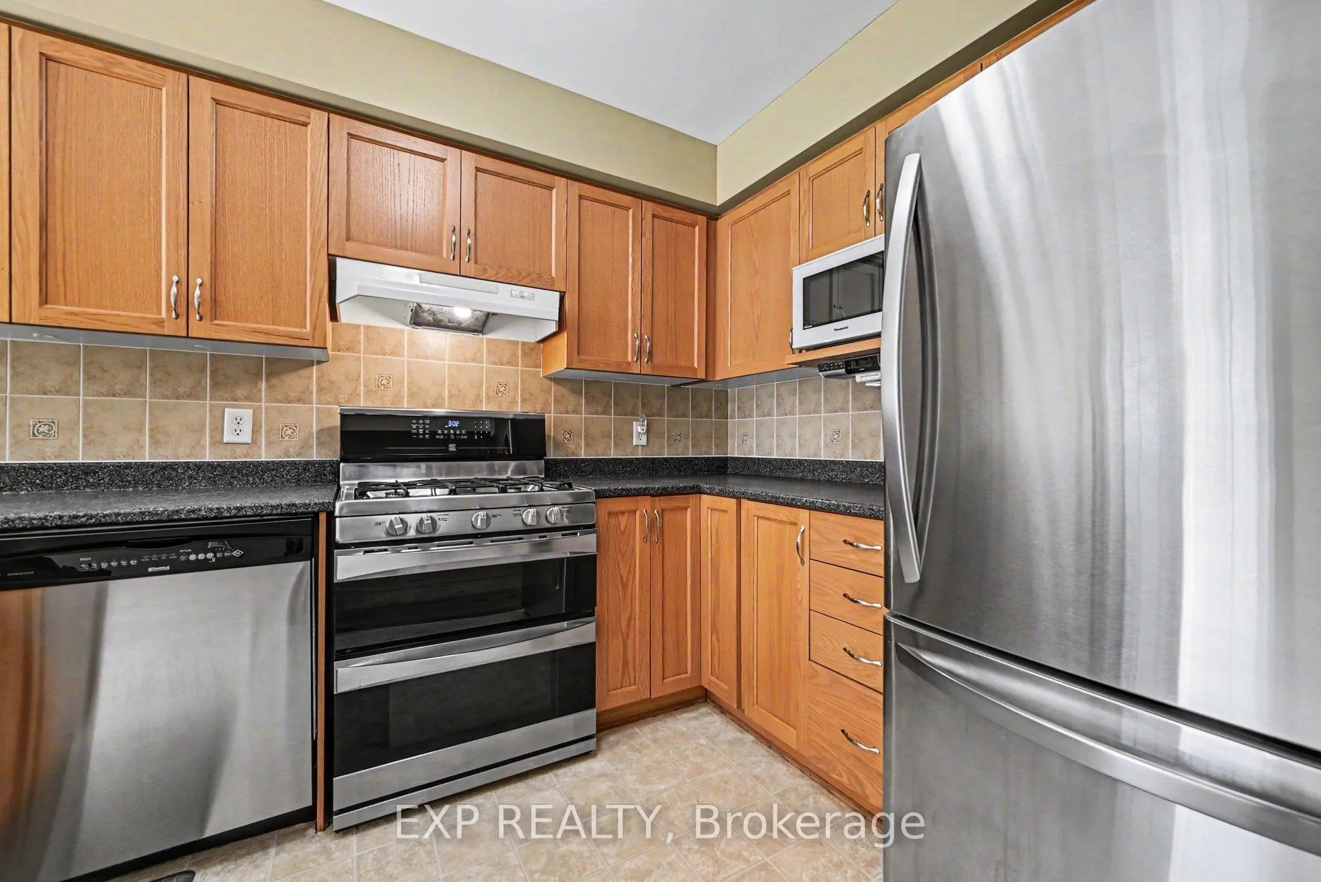 Photo 9 of 30 Midwood Private, Ottawa, Barrhaven - Stonebridge — HOMEH