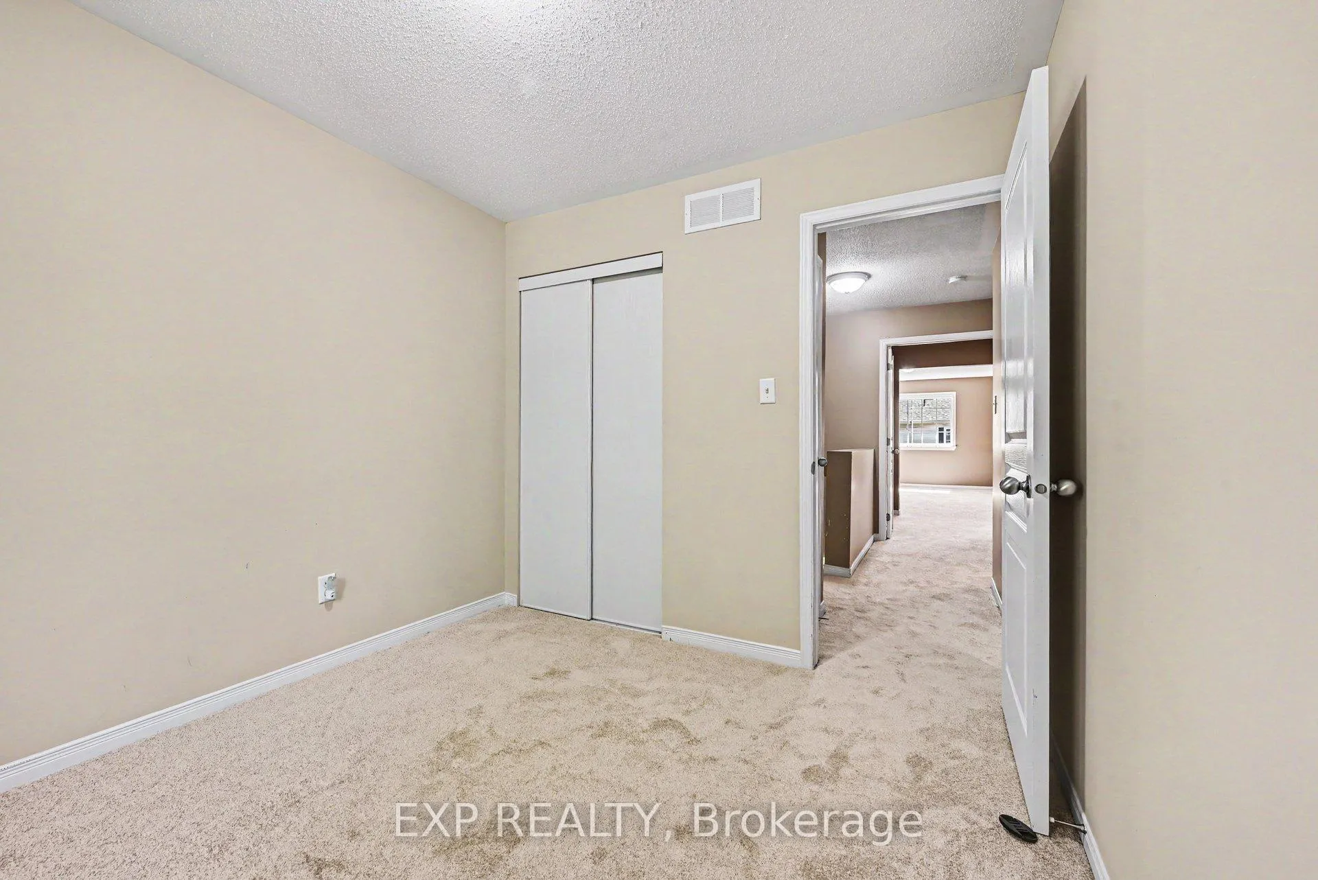 Photo 20 of 30 Midwood Private, Ottawa, Barrhaven - Stonebridge — HOMEH
