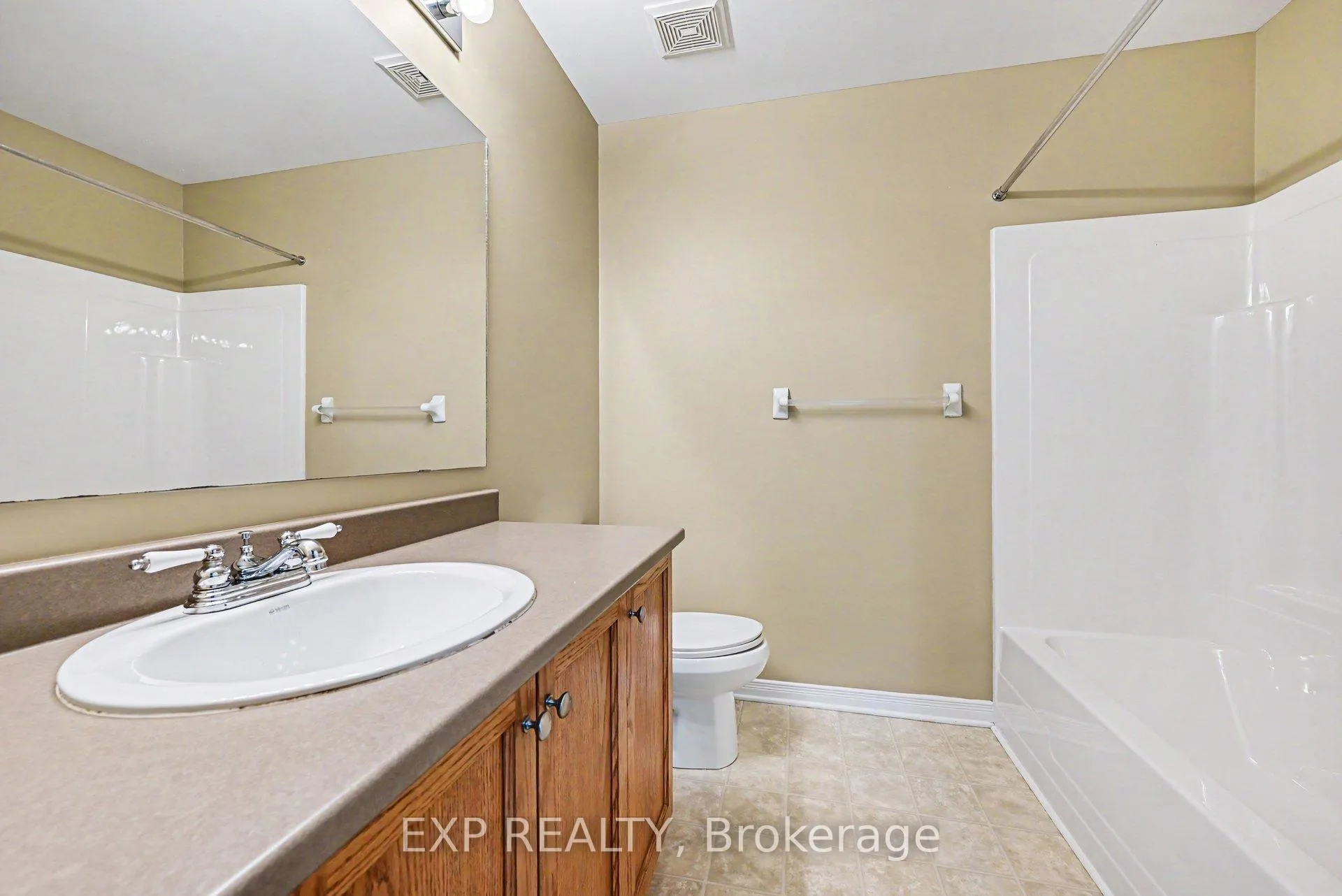 Photo 23 of 30 Midwood Private, Ottawa, Barrhaven - Stonebridge — HOMEH