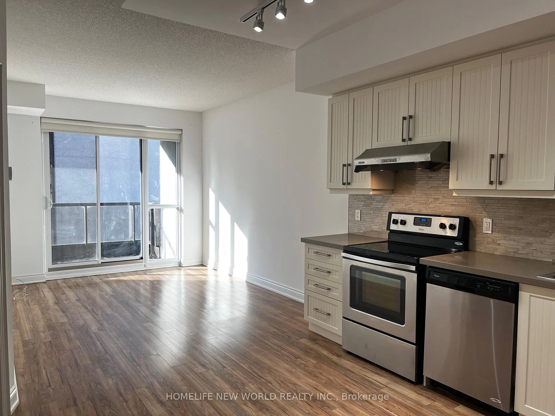 Photo 2 of Unit 603, 38 Cedarland Drive, Markham, Unionville — HOMEH
