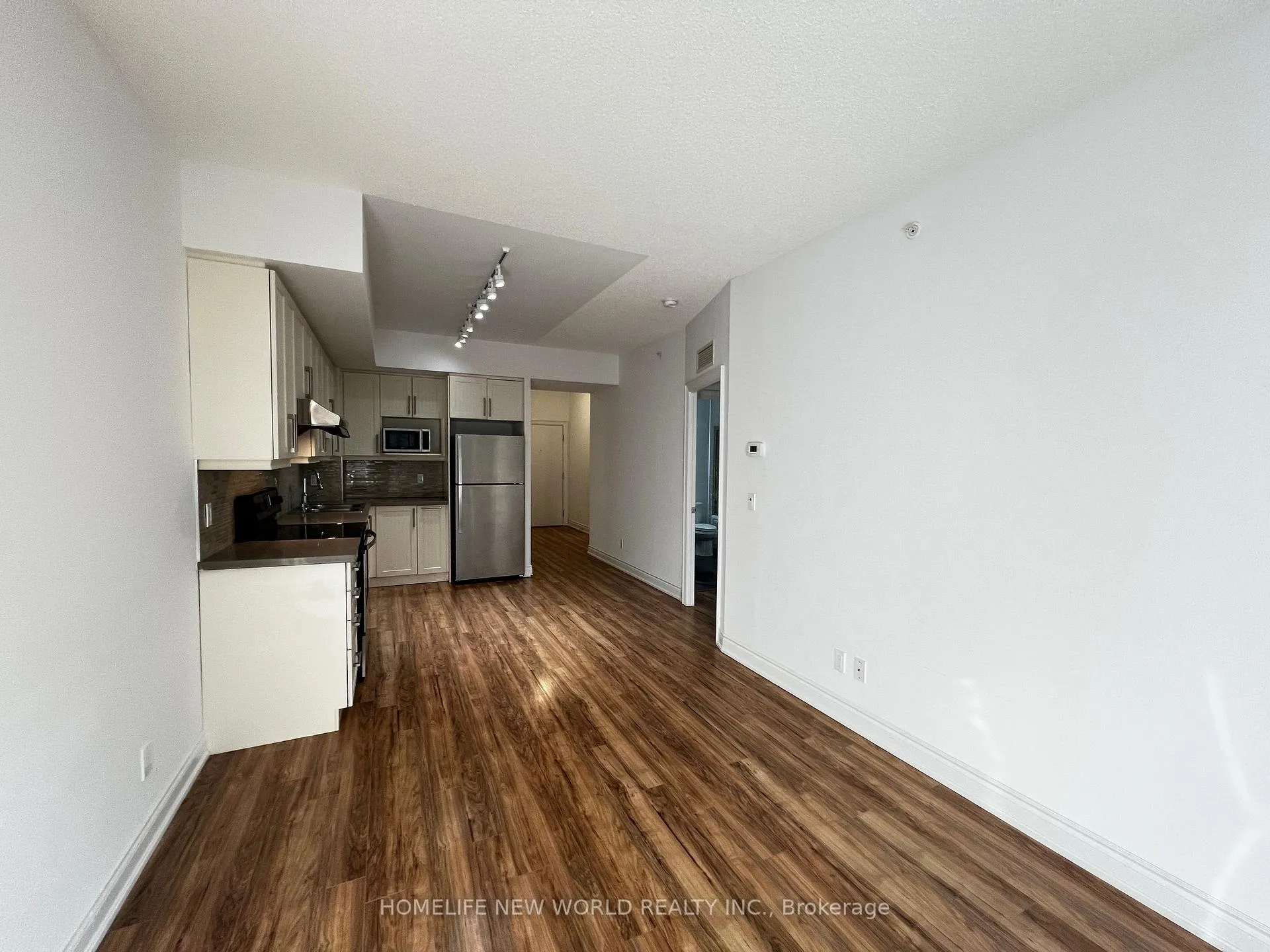 Photo 9 of Unit 603, 38 Cedarland Drive, Markham, Unionville — HOMEH