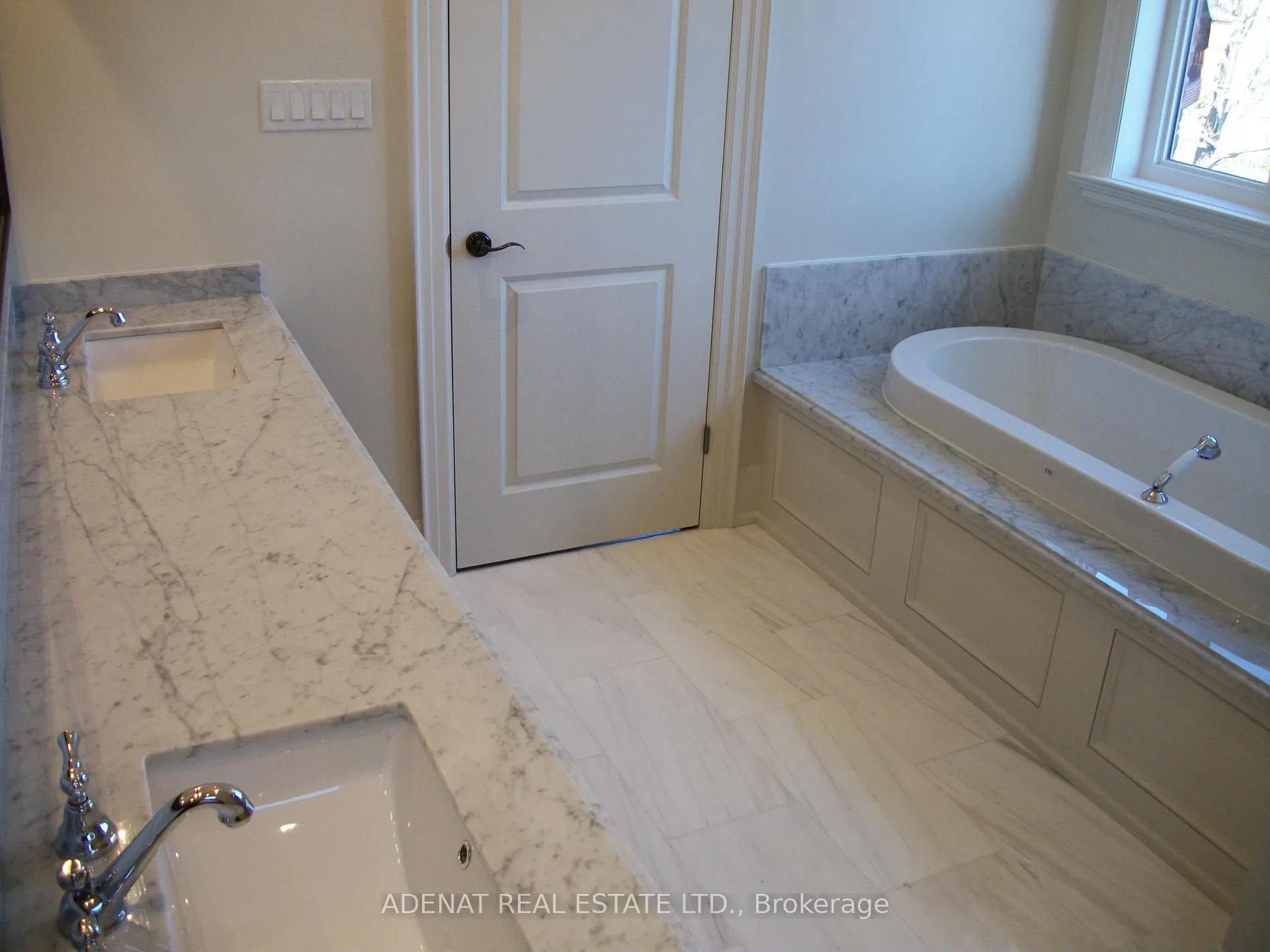Photo 9 of 33 Yoemans Road E, North York, Clanton Park — HOMEH
