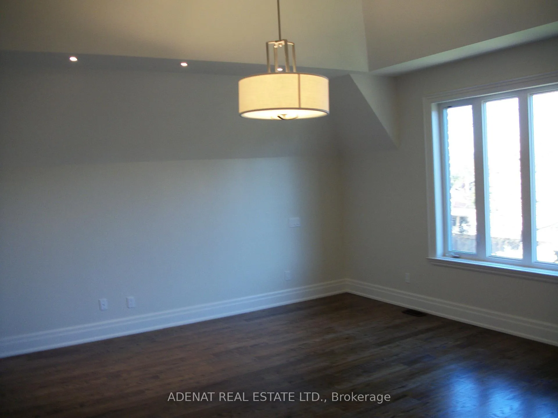 Photo 10 of 33 Yoemans Road E, North York, Clanton Park — HOMEH