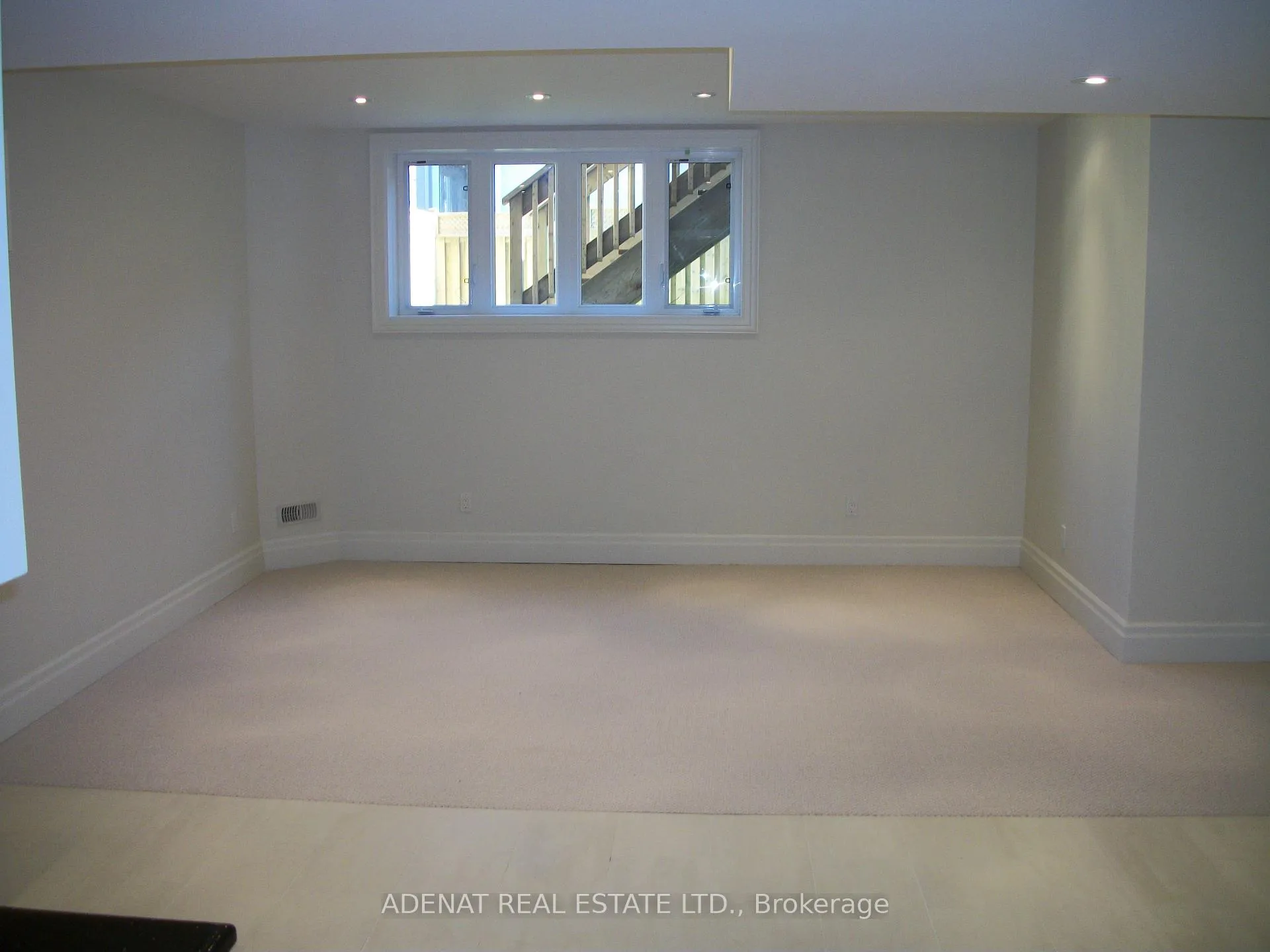 Photo 14 of 33 Yoemans Road E, North York, Clanton Park — HOMEH