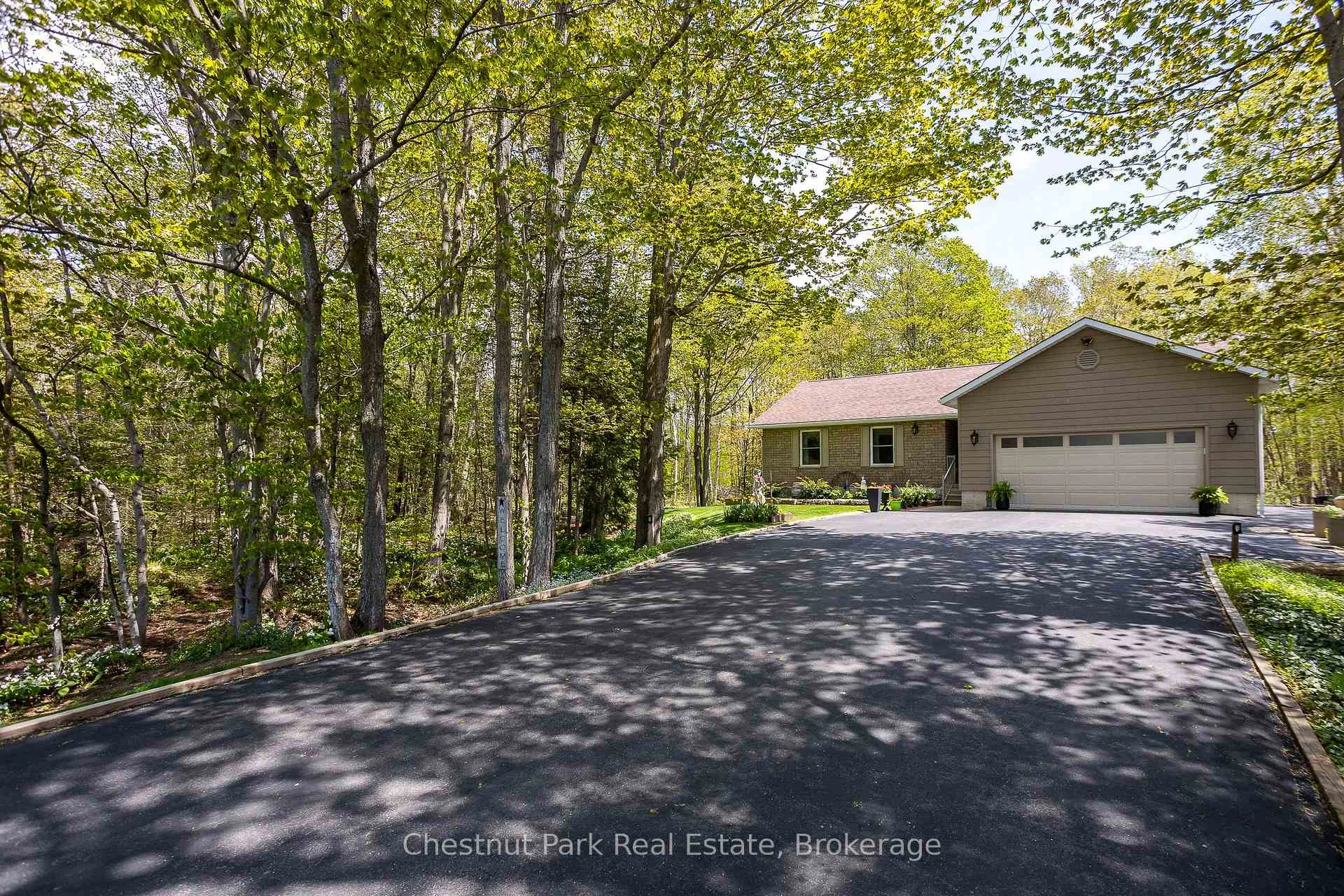 Photo 2 of 64 Maple Golf Crescent, Northern Bruce Peninsula — HOMEH