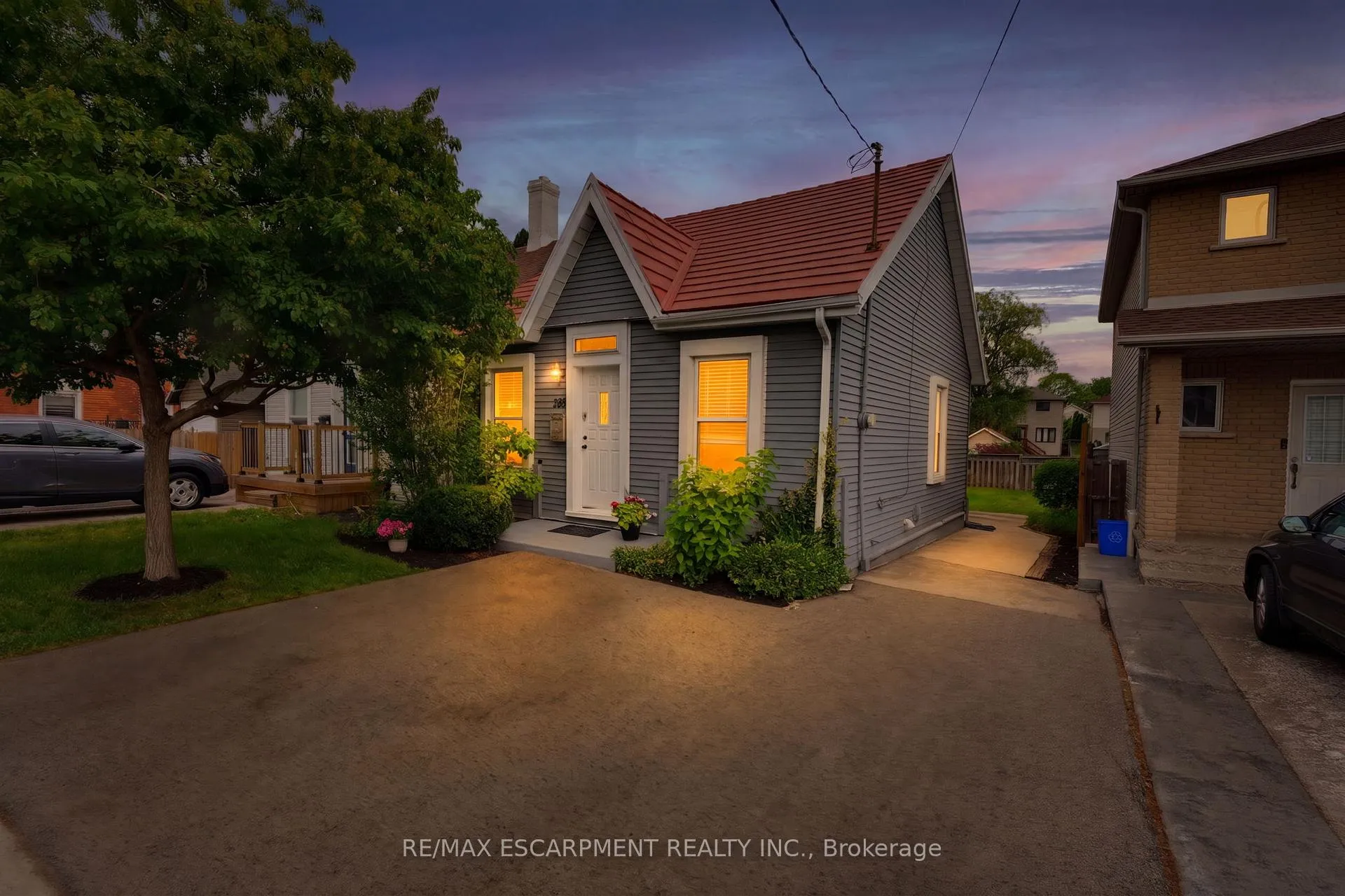Photo 2 of 349 John Street N, Hamilton, North End — HOMEH