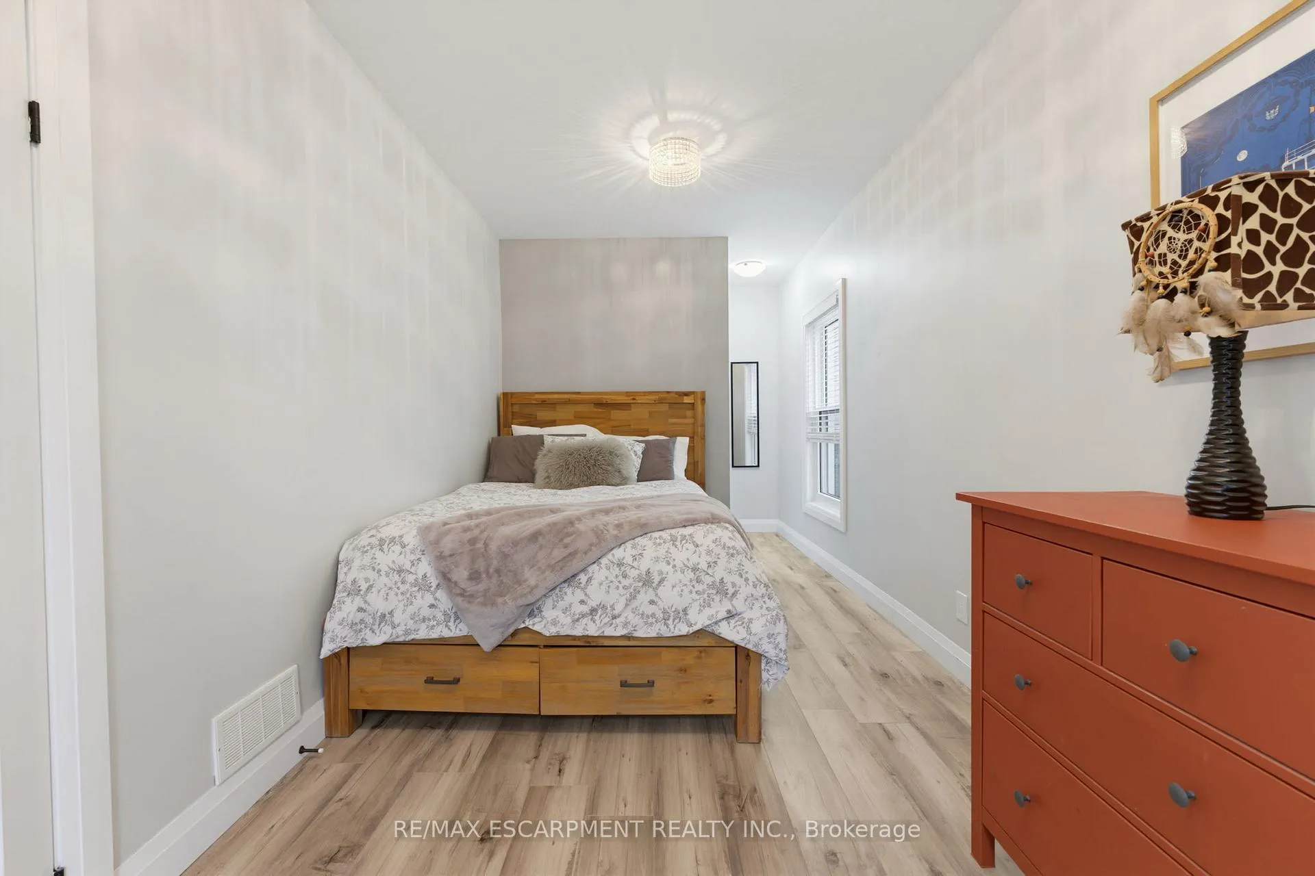 Photo 13 of 349 John Street N, Hamilton, North End — HOMEH