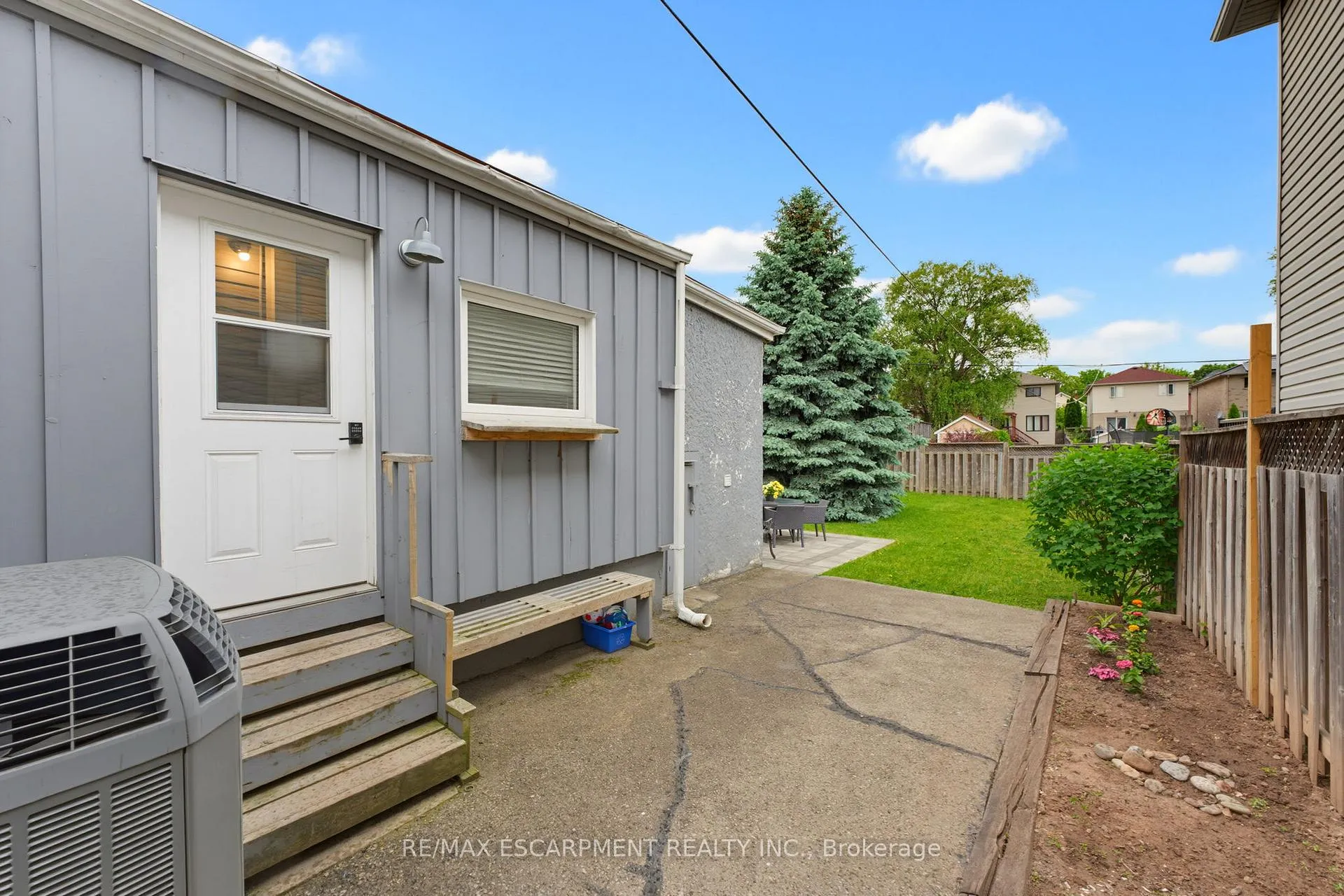 Photo 17 of 349 John Street N, Hamilton, North End — HOMEH