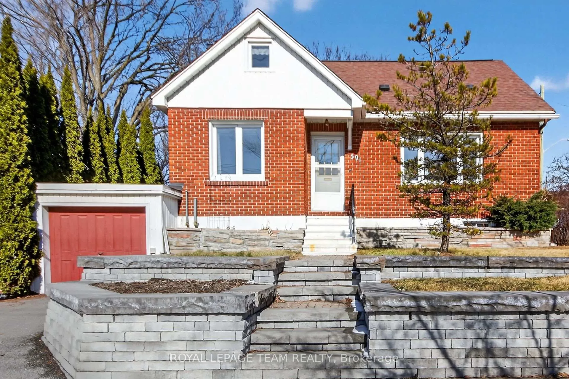 Front of 591 Churchill Avenue N