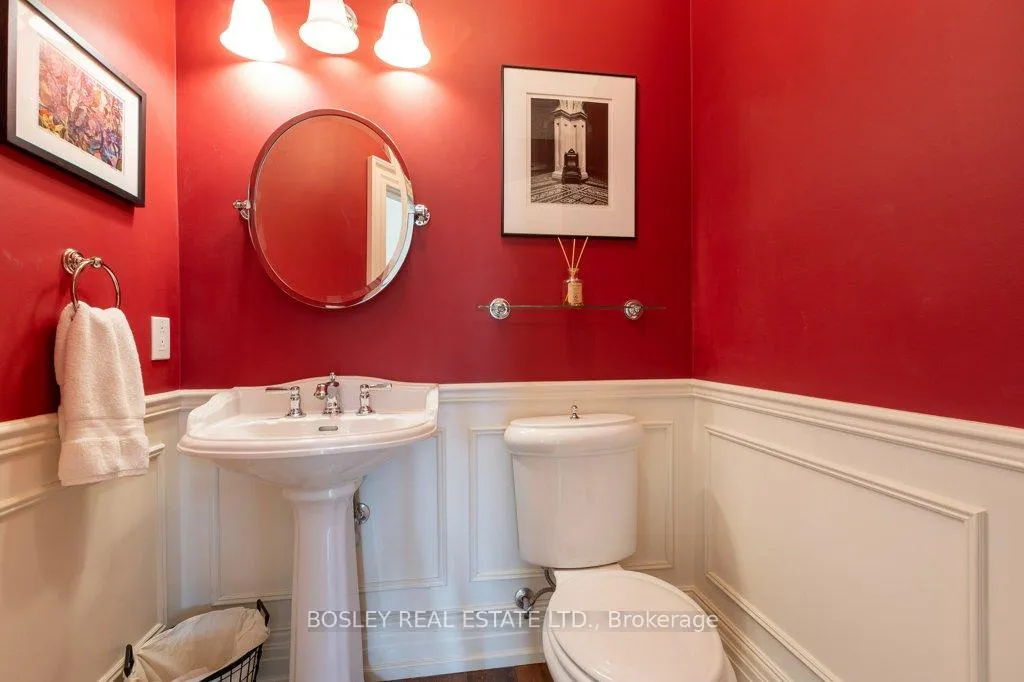 Photo 9 of 124 Perry Crescent, Etobicoke, Princess-Rosethorn — HOMEH