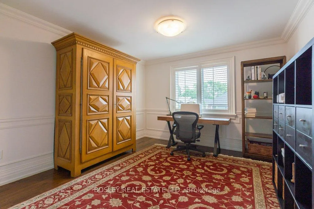 Photo 21 of 124 Perry Crescent, Etobicoke, Princess-Rosethorn — HOMEH