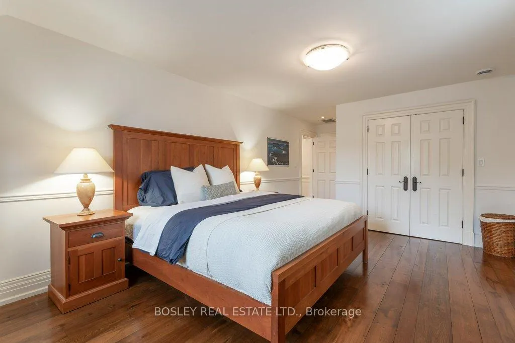 Photo 25 of 124 Perry Crescent, Etobicoke, Princess-Rosethorn — HOMEH